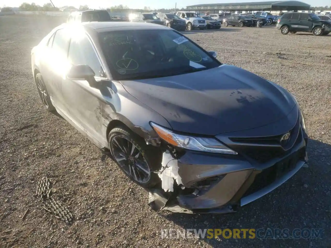 1 Photograph of a damaged car 4T1K61AK9LU504424 TOYOTA CAMRY 2020