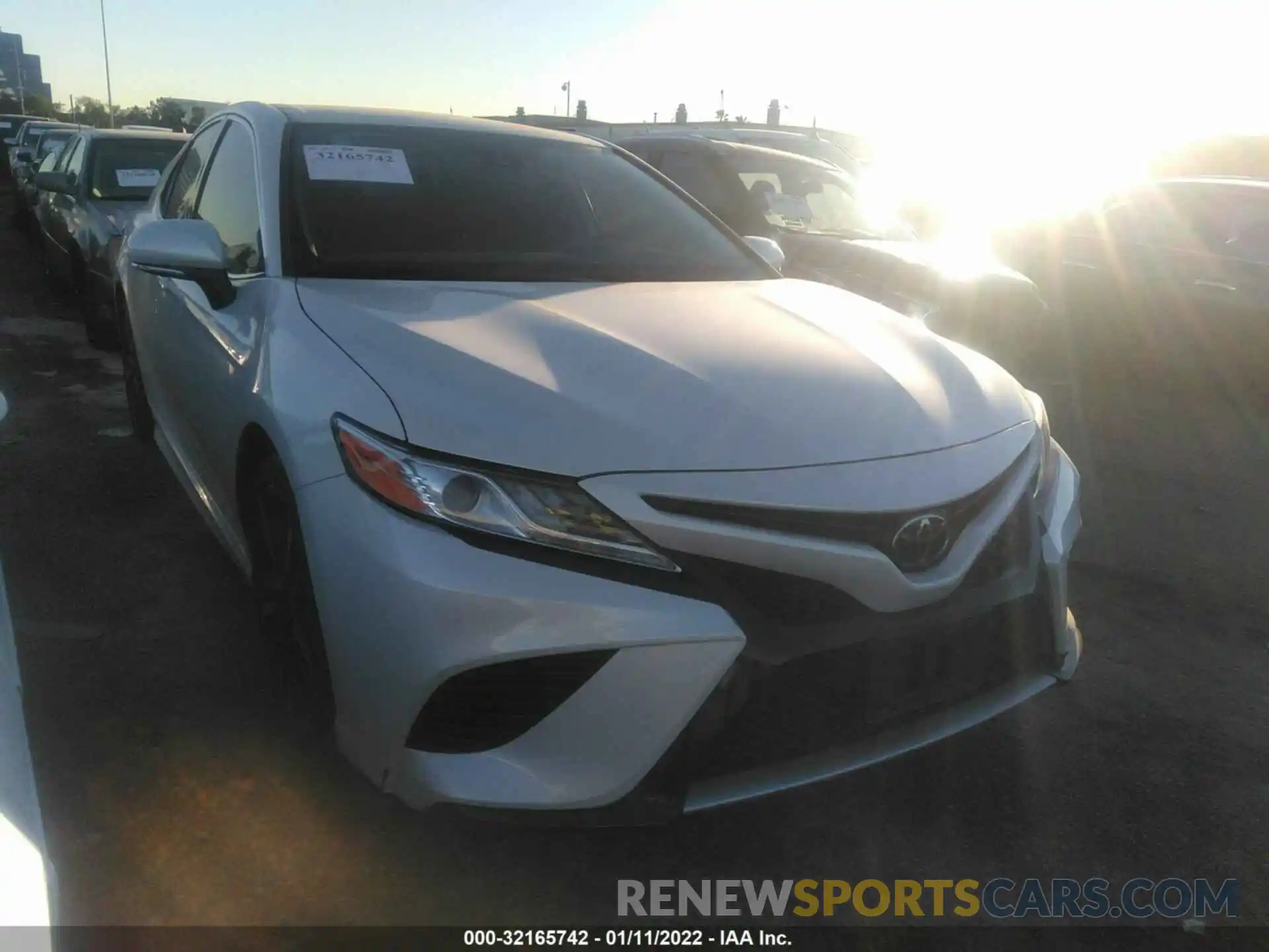 1 Photograph of a damaged car 4T1K61AK9LU509185 TOYOTA CAMRY 2020