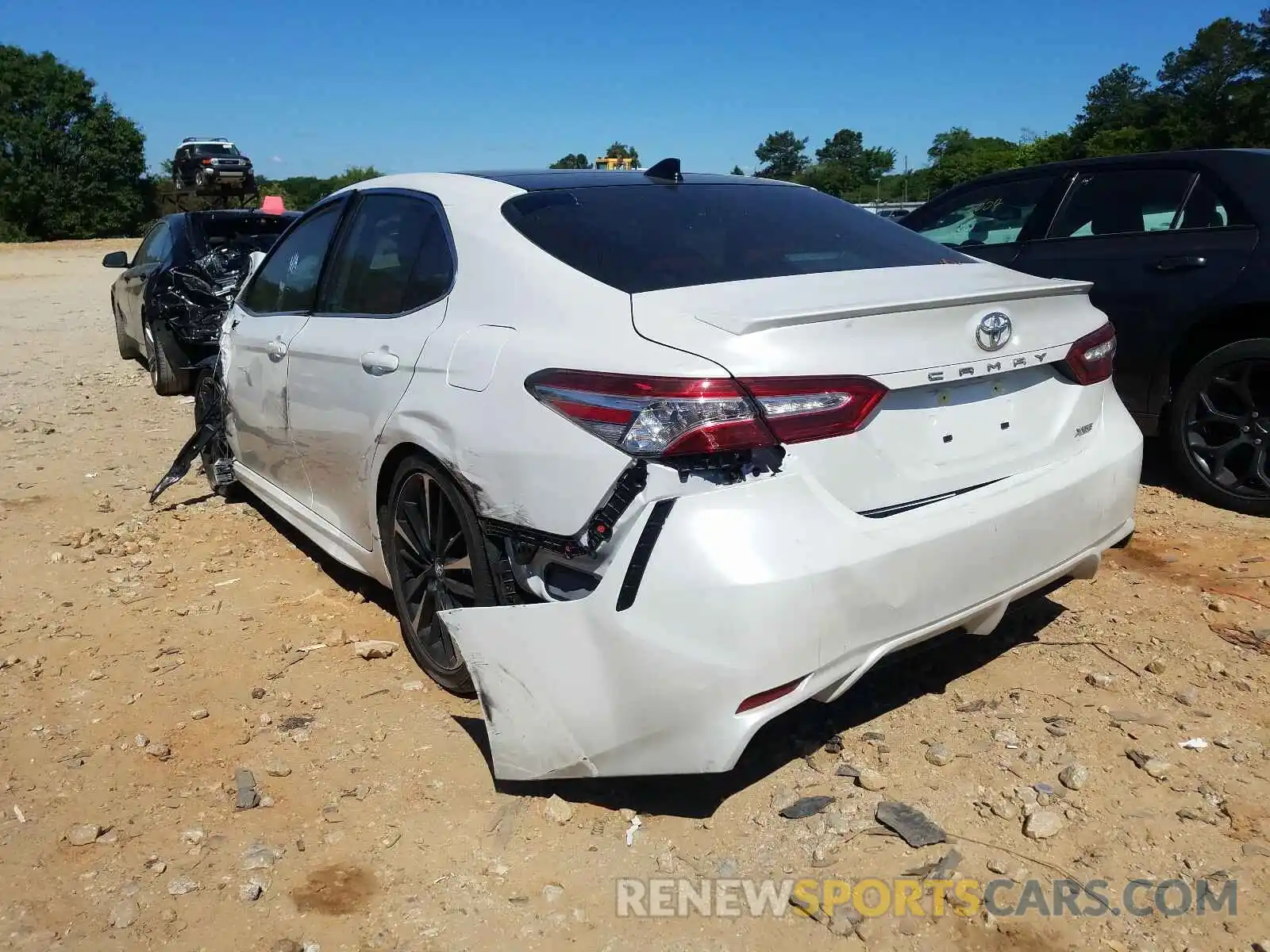 3 Photograph of a damaged car 4T1K61AK9LU861487 TOYOTA CAMRY 2020