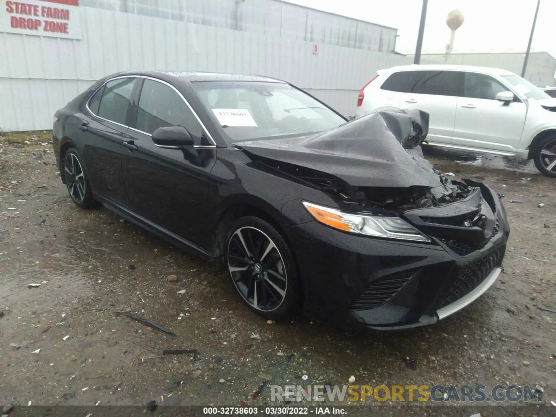 1 Photograph of a damaged car 4T1K61AK9LU901325 TOYOTA CAMRY 2020