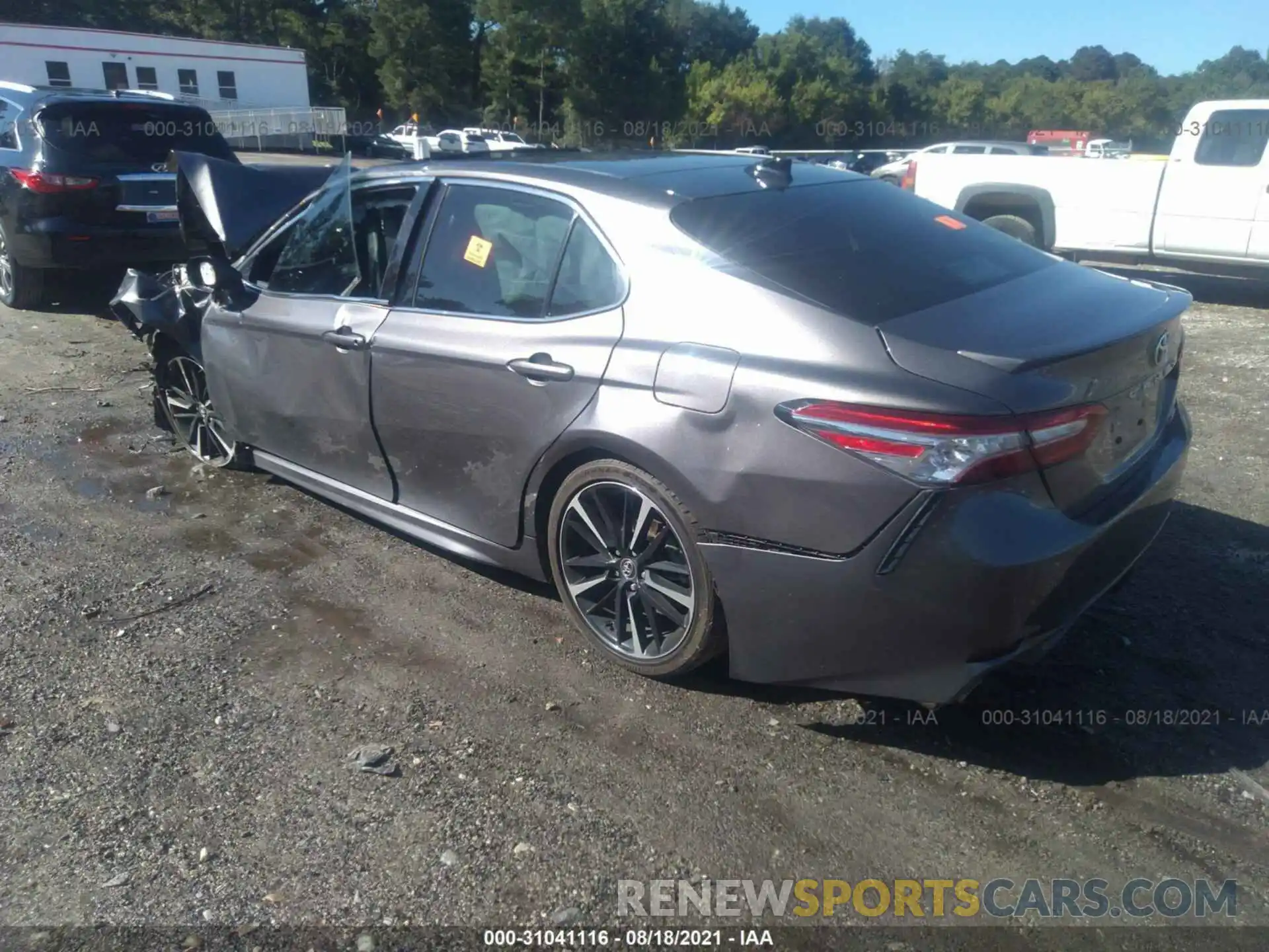 3 Photograph of a damaged car 4T1K61AK9LU913295 TOYOTA CAMRY 2020