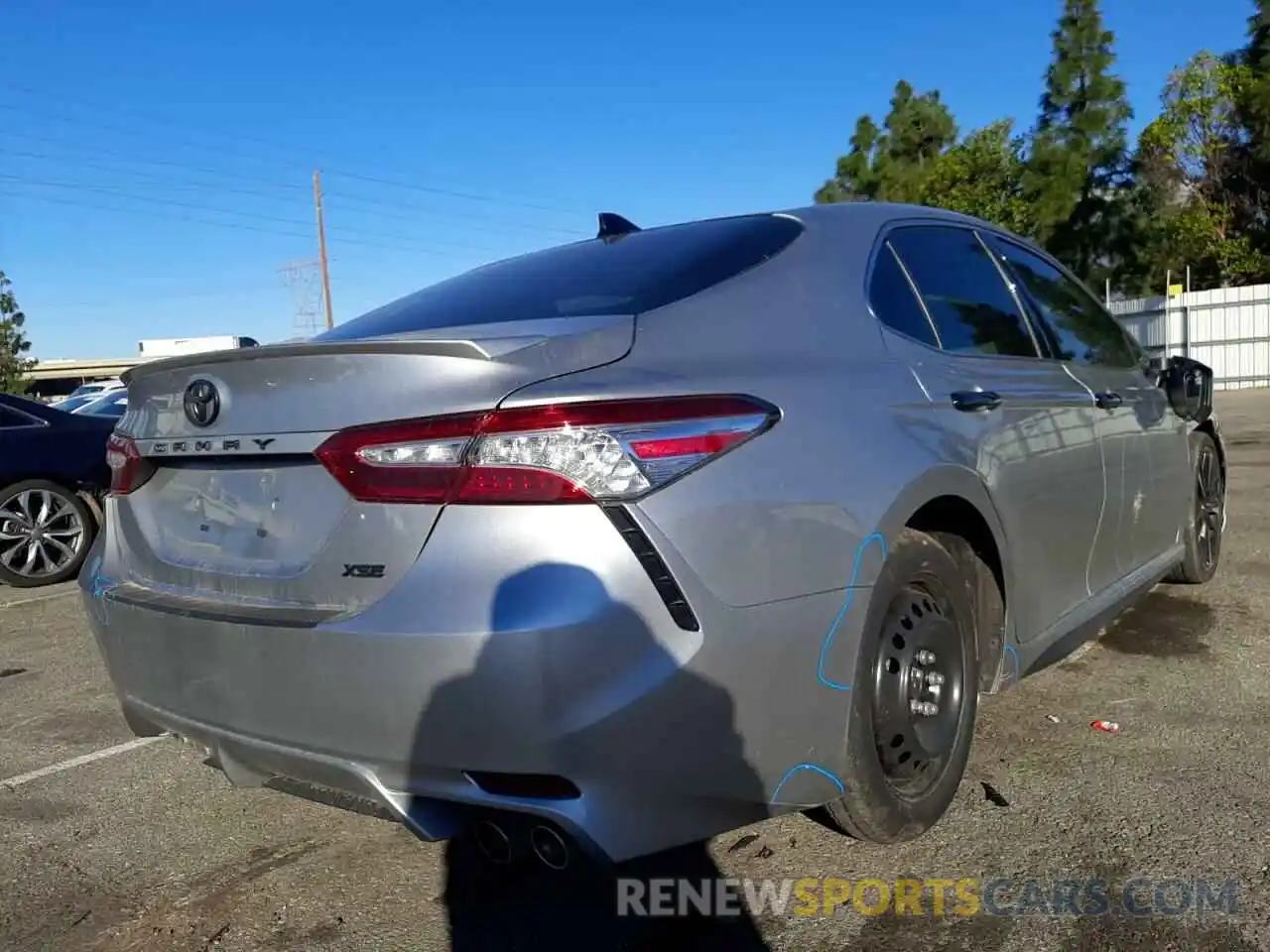 4 Photograph of a damaged car 4T1K61AK9LU936916 TOYOTA CAMRY 2020