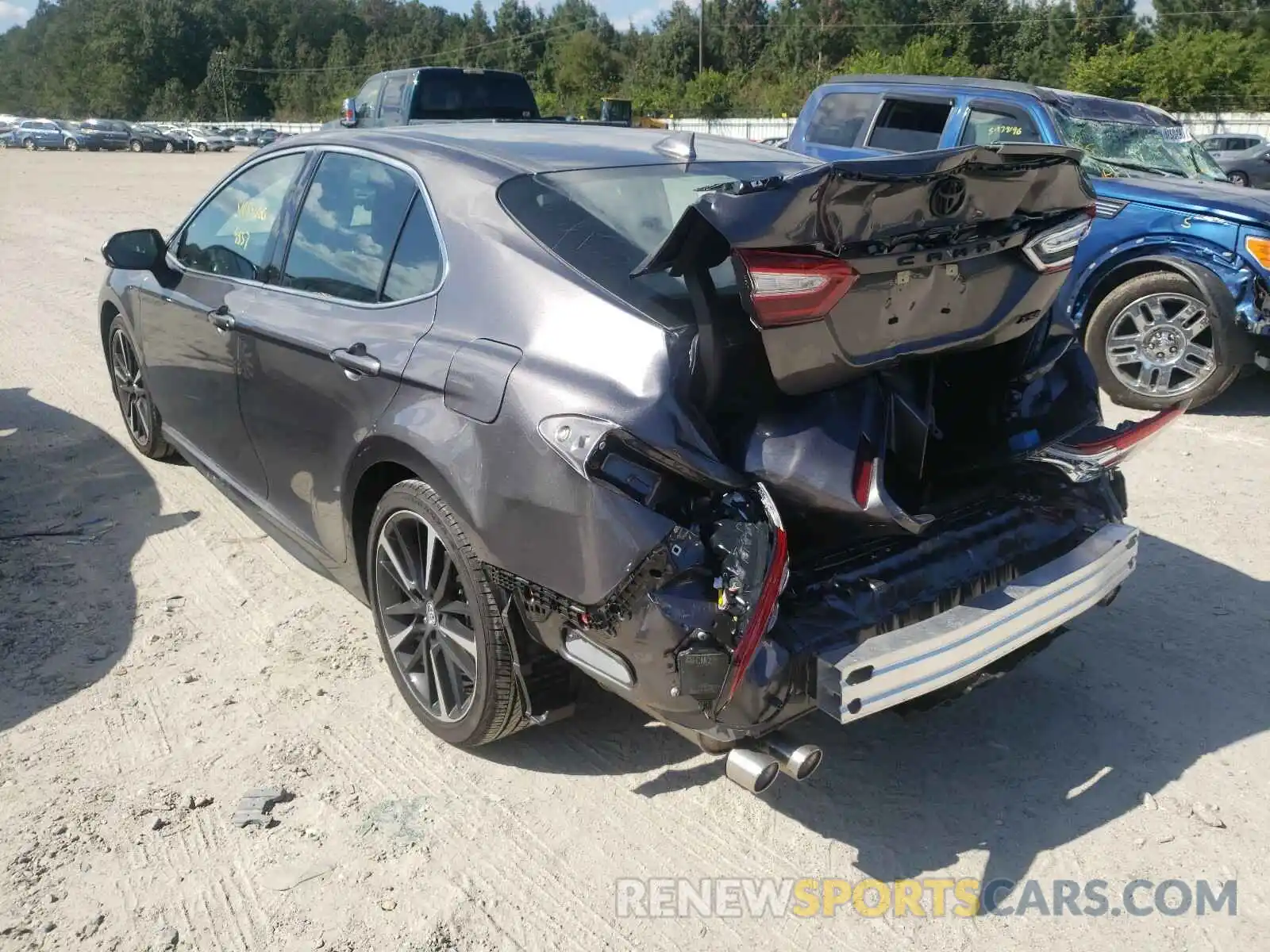 3 Photograph of a damaged car 4T1K61AK9LU940612 TOYOTA CAMRY 2020