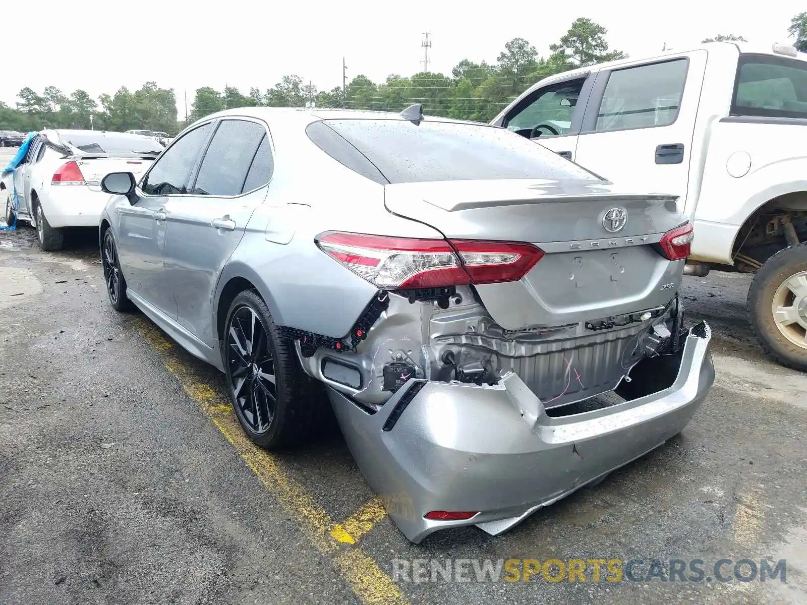 3 Photograph of a damaged car 4T1K61AK9LU945356 TOYOTA CAMRY 2020