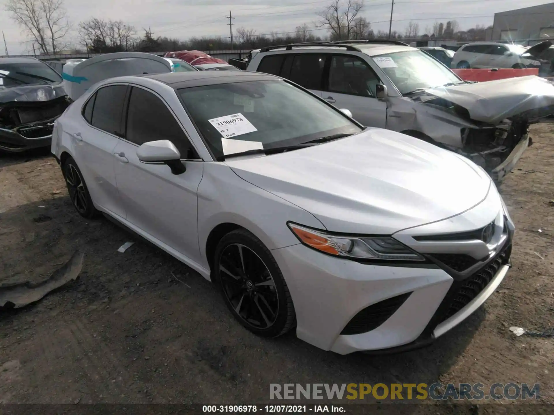 1 Photograph of a damaged car 4T1K61AK9LU945468 TOYOTA CAMRY 2020