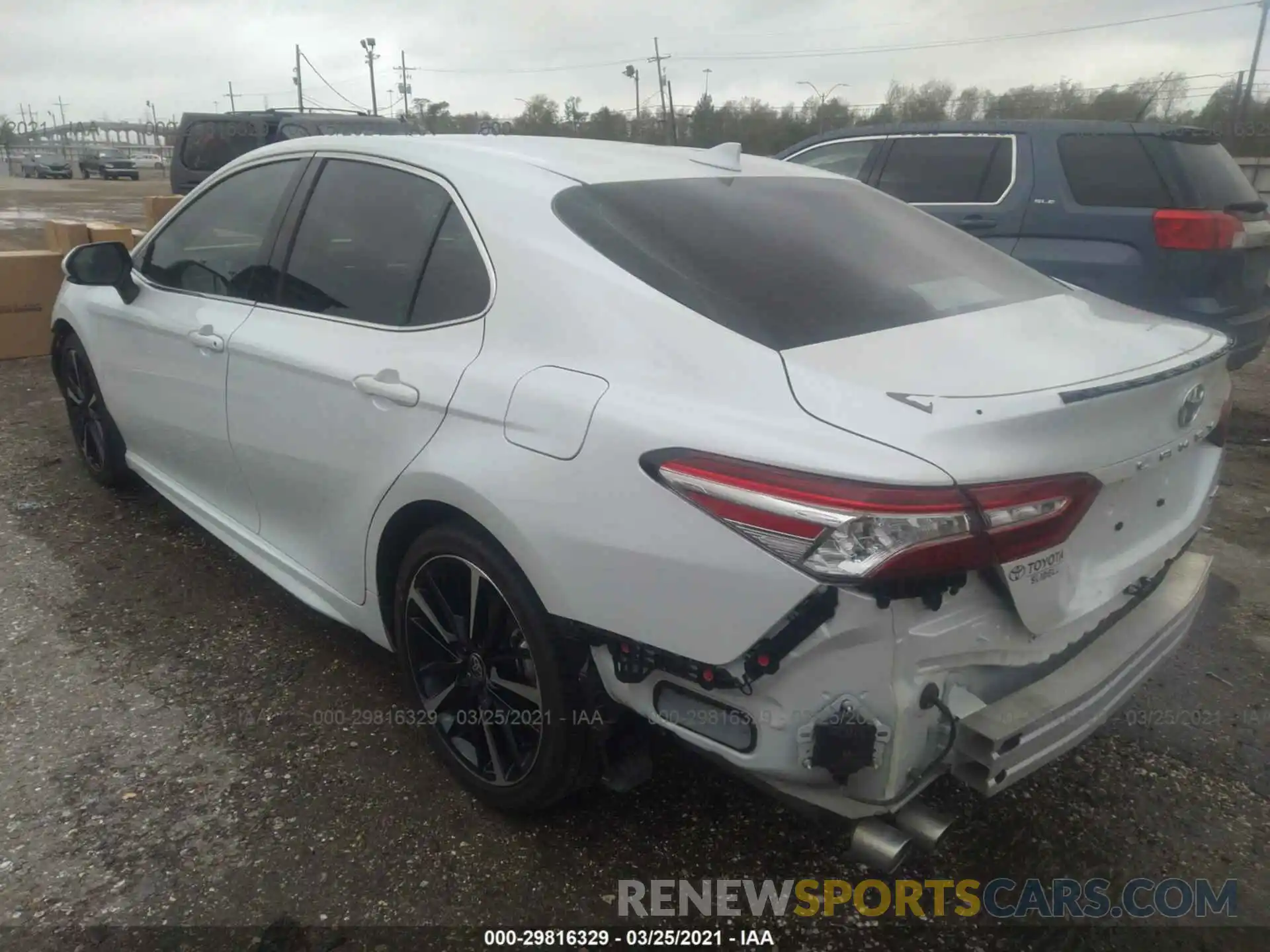 3 Photograph of a damaged car 4T1K61AK9LU956857 TOYOTA CAMRY 2020