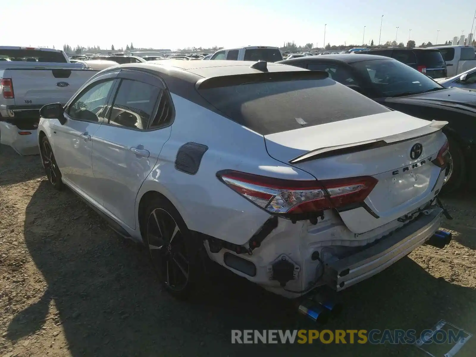 3 Photograph of a damaged car 4T1K61AKXLU307679 TOYOTA CAMRY 2020