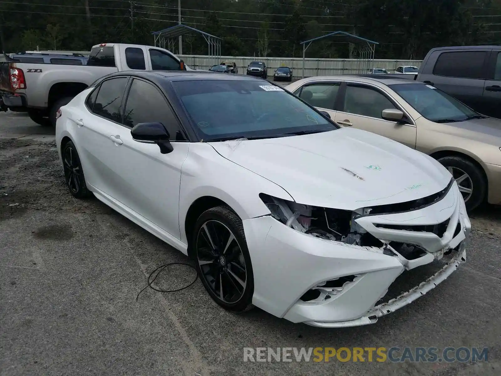 1 Photograph of a damaged car 4T1K61AKXLU310453 TOYOTA CAMRY 2020