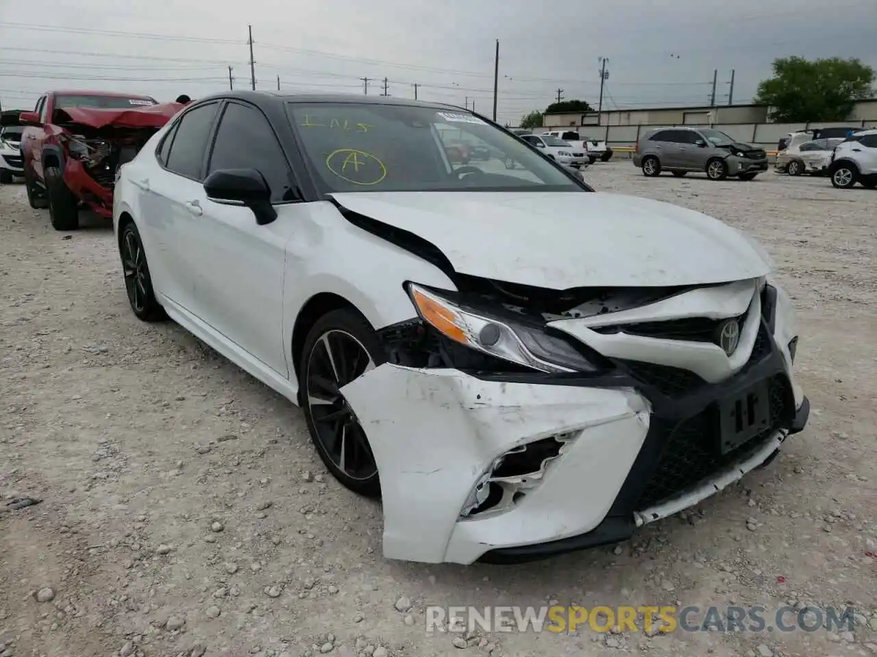 1 Photograph of a damaged car 4T1K61AKXLU312199 TOYOTA CAMRY 2020