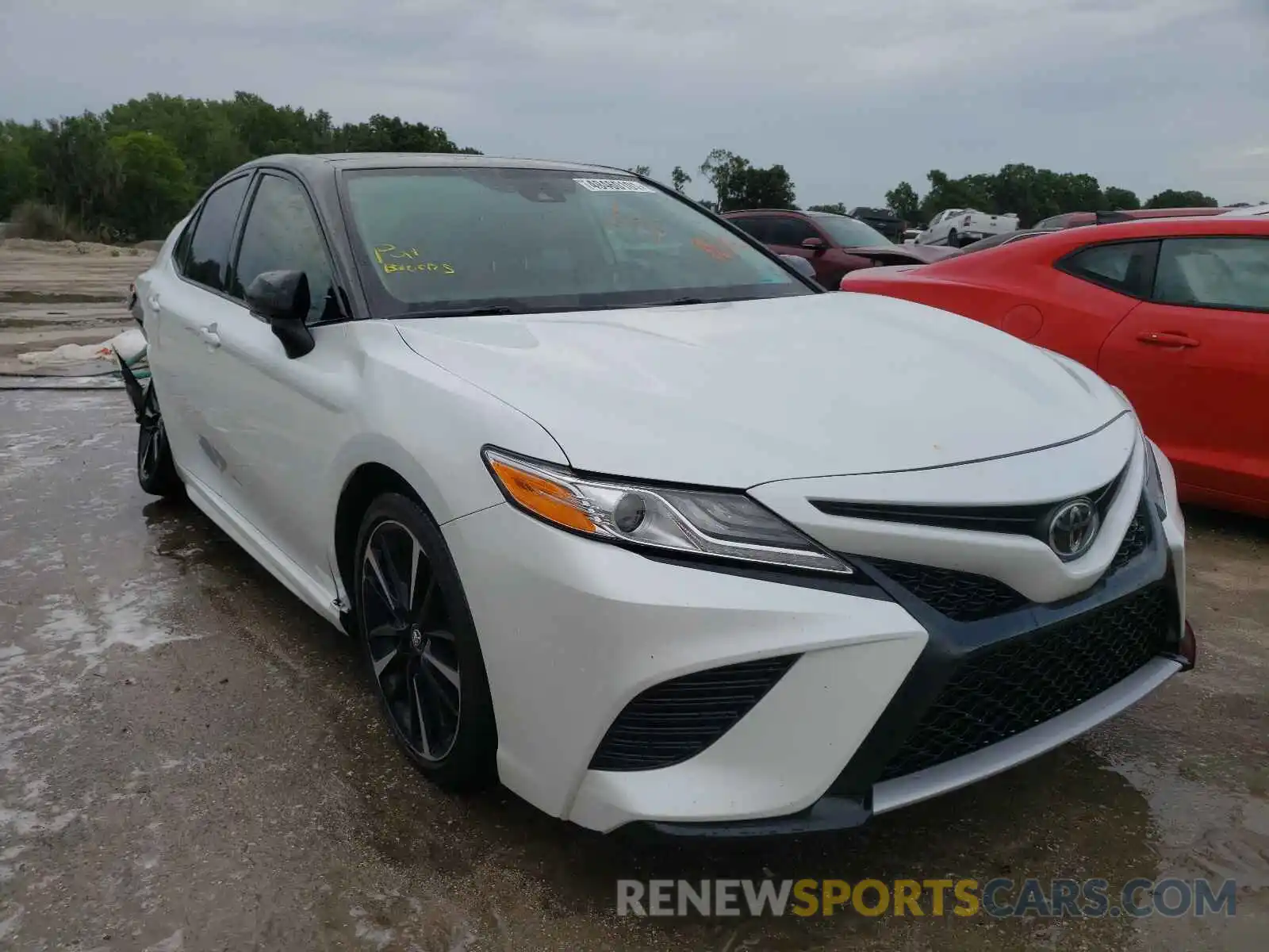 1 Photograph of a damaged car 4T1K61AKXLU316155 TOYOTA CAMRY 2020