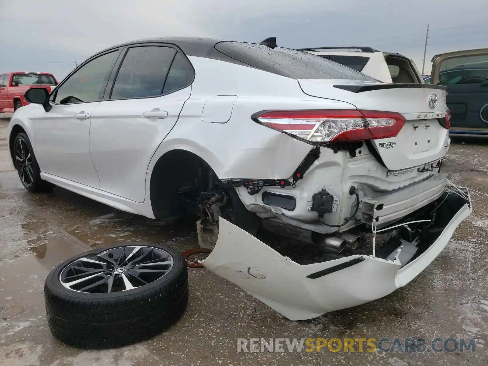 3 Photograph of a damaged car 4T1K61AKXLU316155 TOYOTA CAMRY 2020