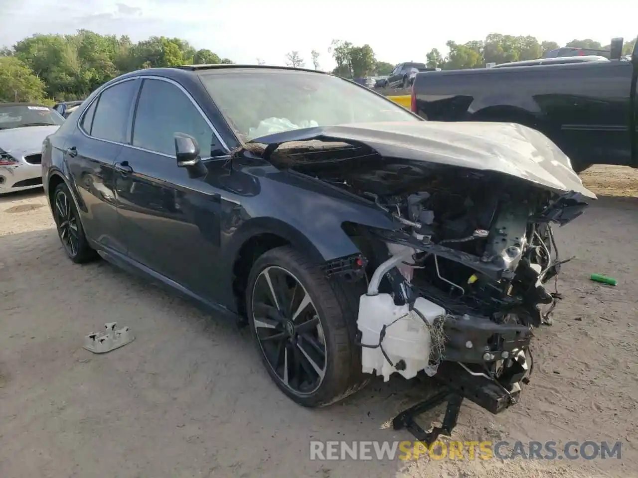 1 Photograph of a damaged car 4T1K61AKXLU316186 TOYOTA CAMRY 2020