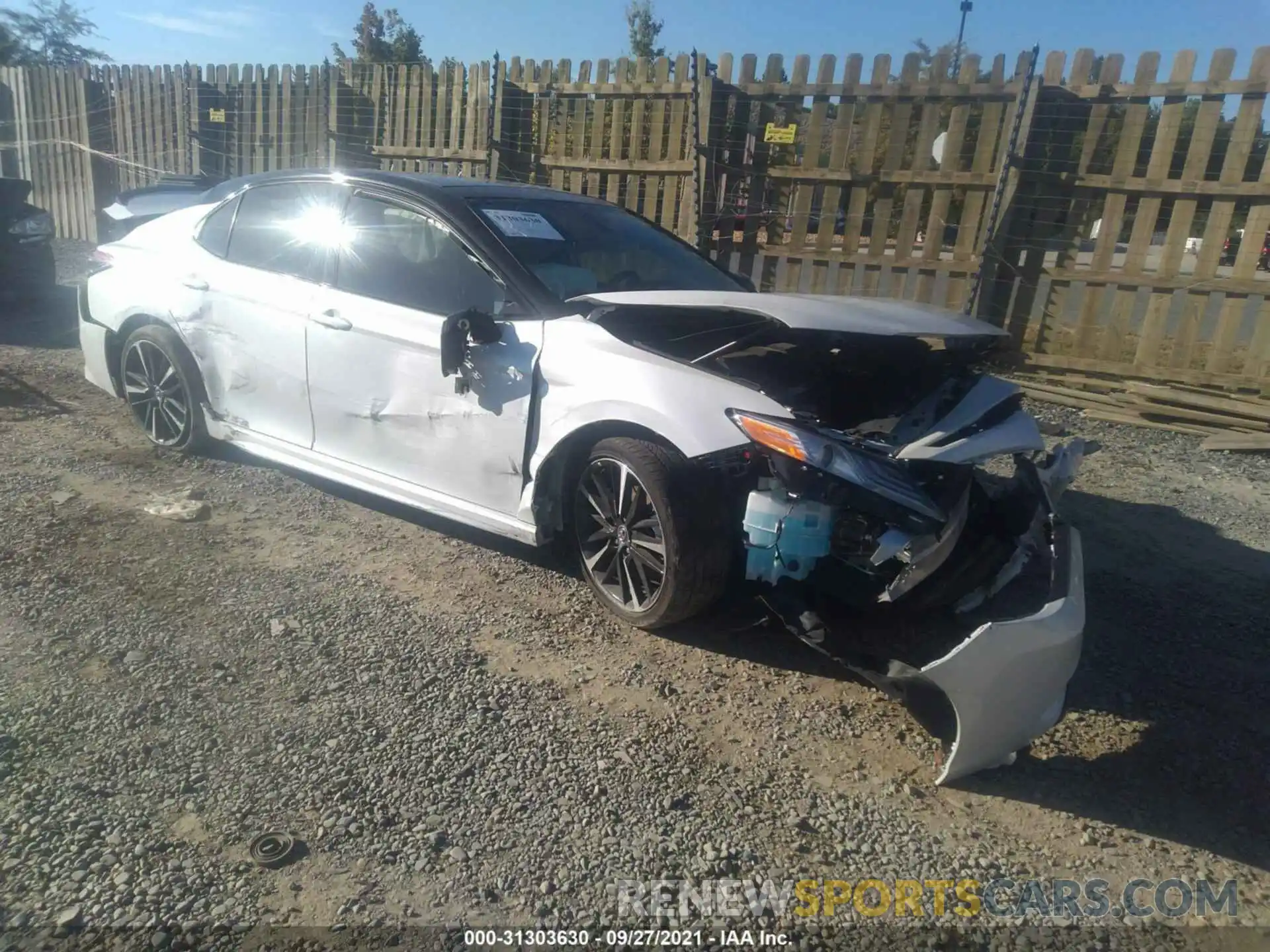 1 Photograph of a damaged car 4T1K61AKXLU319508 TOYOTA CAMRY 2020