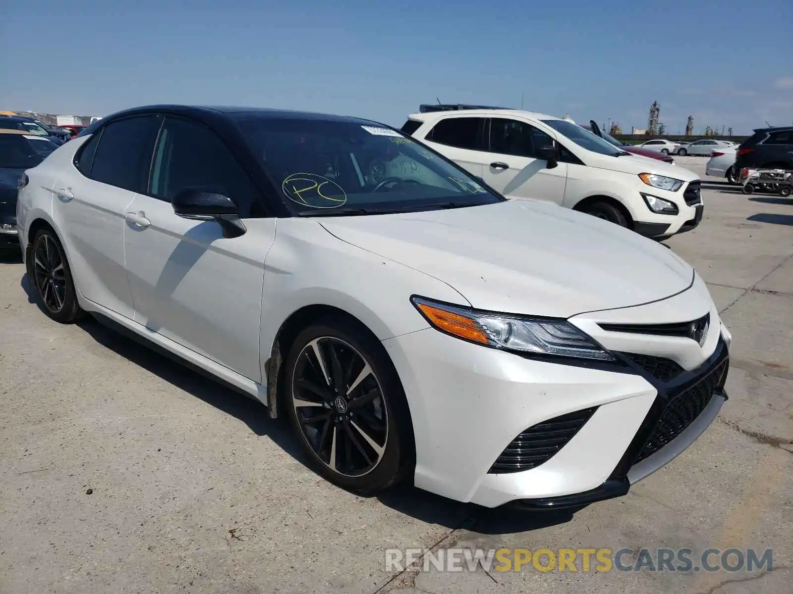 1 Photograph of a damaged car 4T1K61AKXLU324904 TOYOTA CAMRY 2020