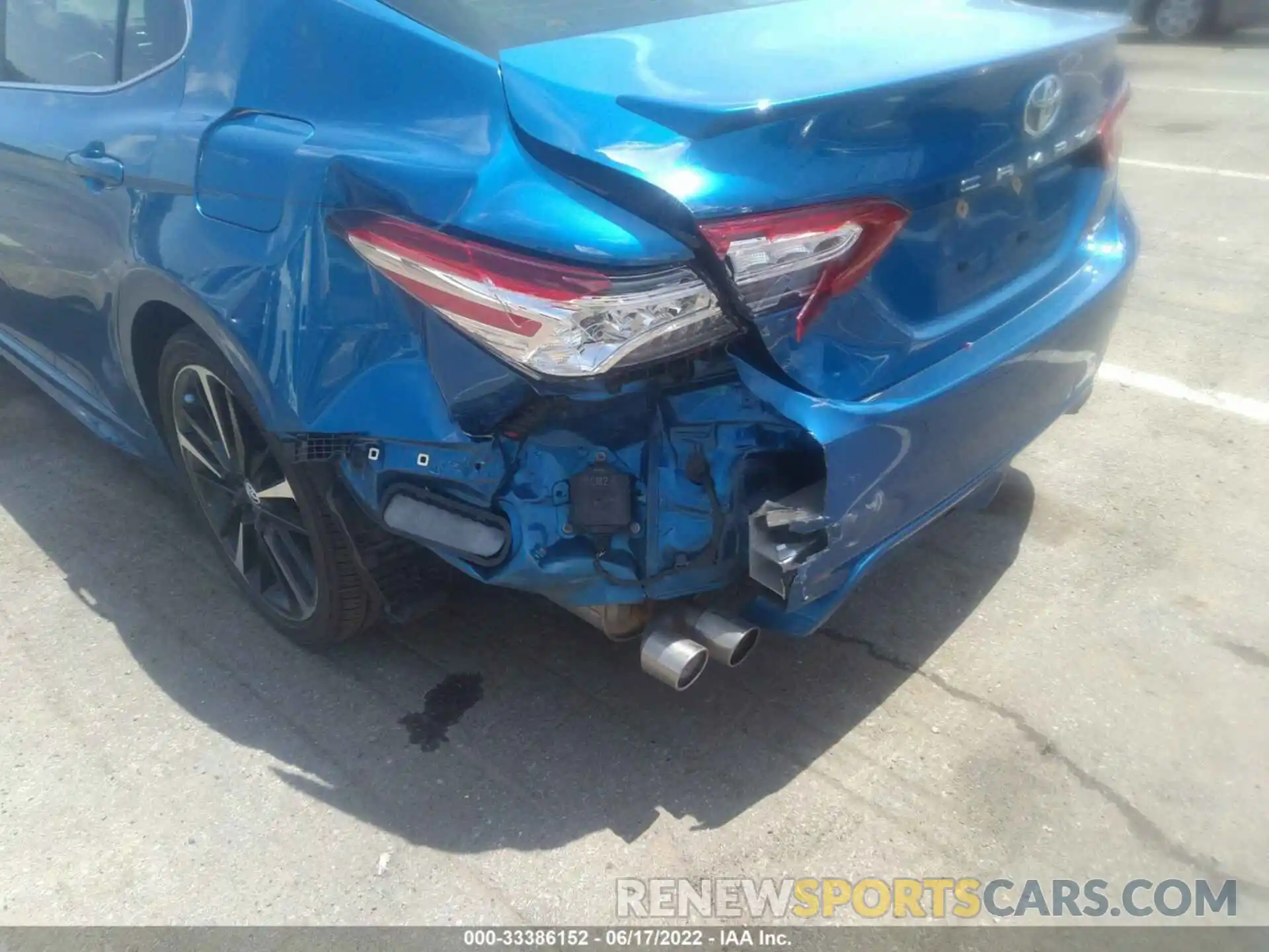 6 Photograph of a damaged car 4T1K61AKXLU325602 TOYOTA CAMRY 2020