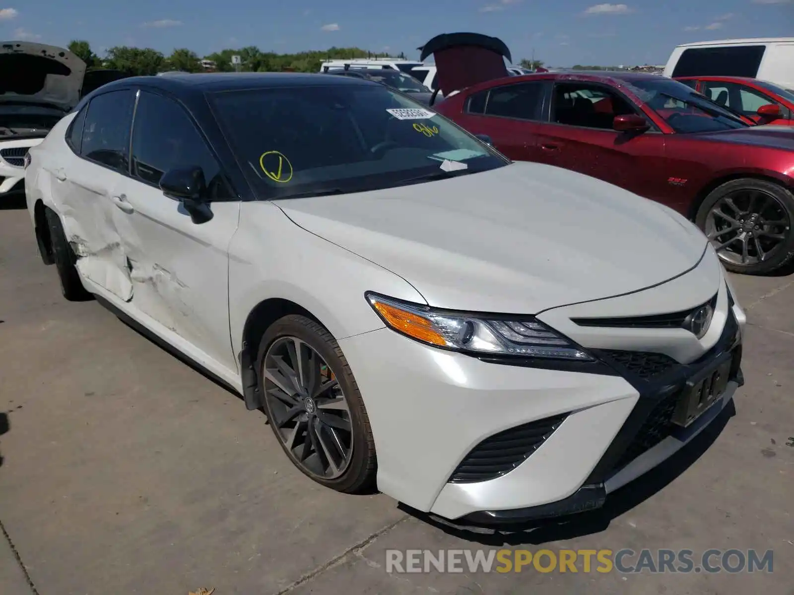 1 Photograph of a damaged car 4T1K61AKXLU329228 TOYOTA CAMRY 2020