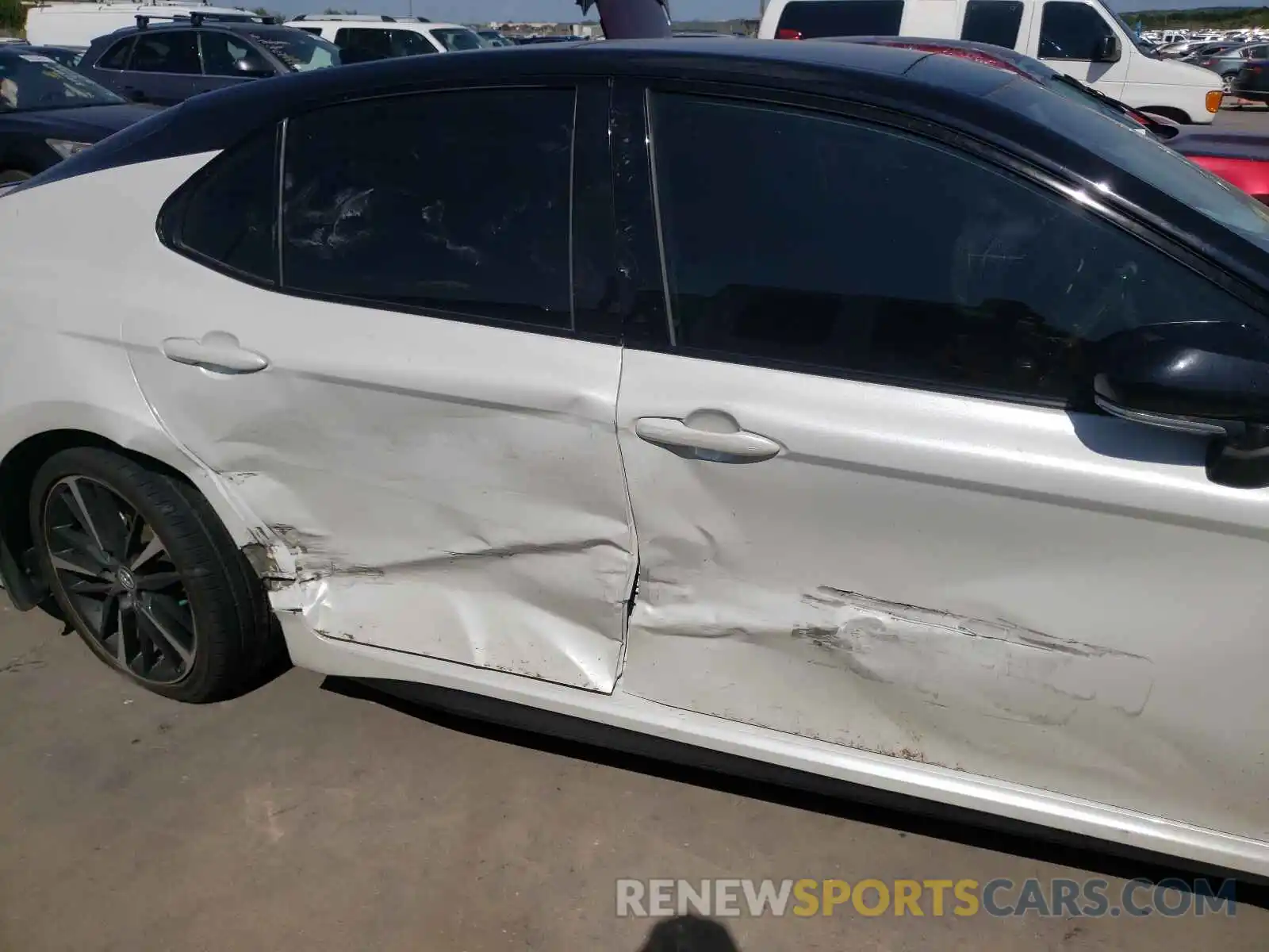 9 Photograph of a damaged car 4T1K61AKXLU329228 TOYOTA CAMRY 2020