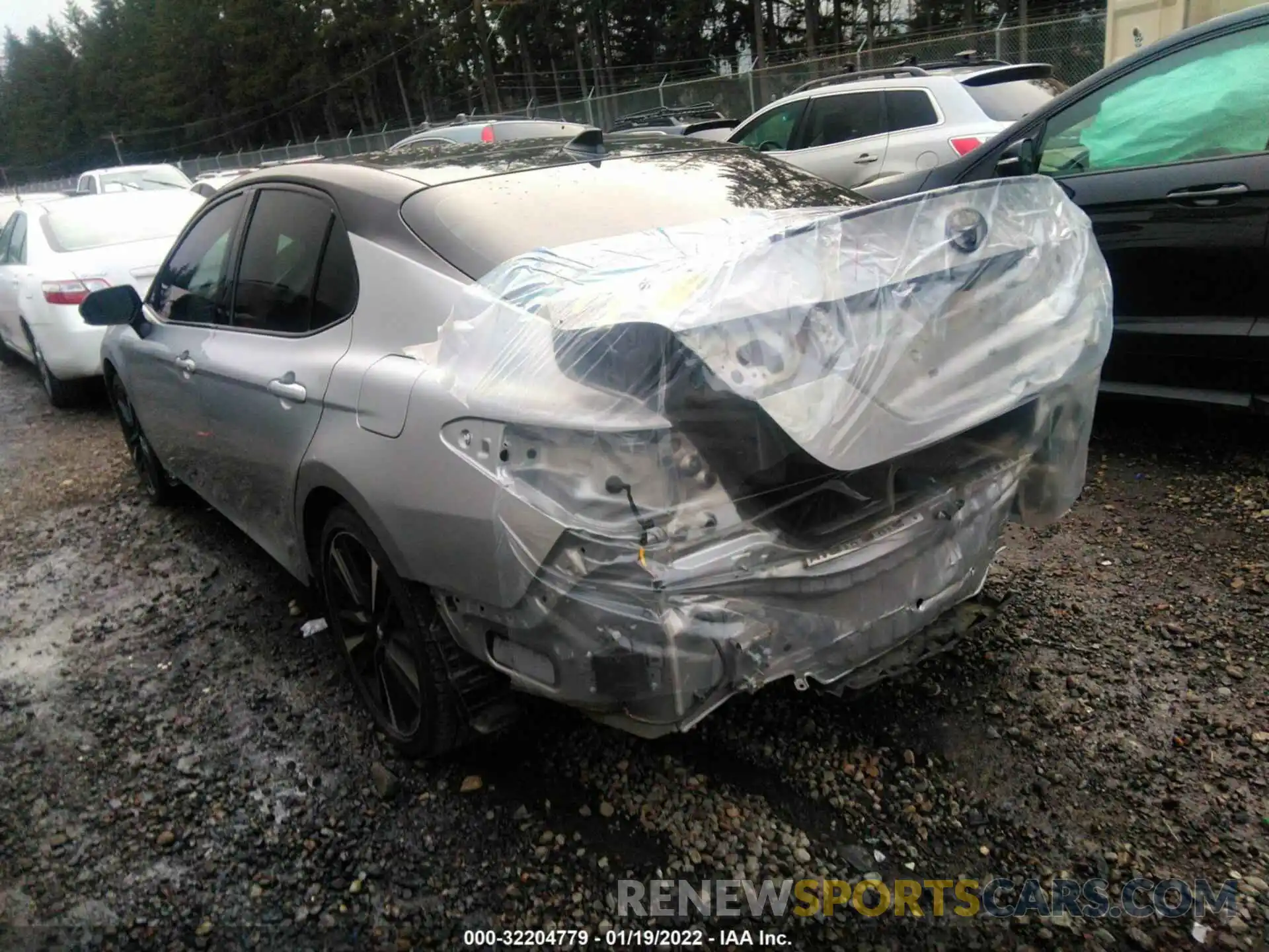 3 Photograph of a damaged car 4T1K61AKXLU338253 TOYOTA CAMRY 2020