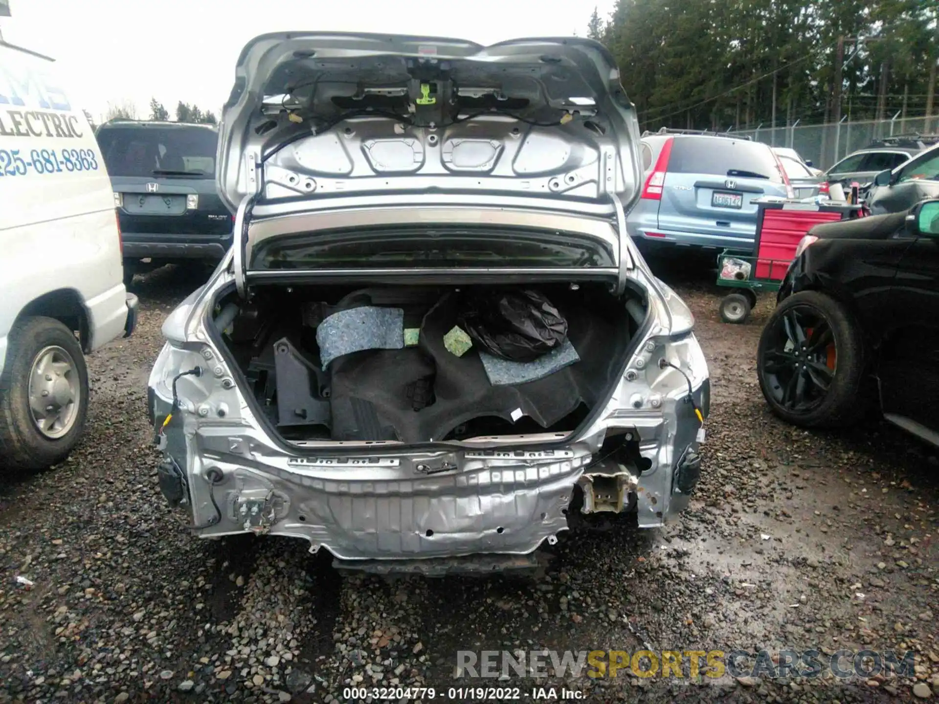 6 Photograph of a damaged car 4T1K61AKXLU338253 TOYOTA CAMRY 2020