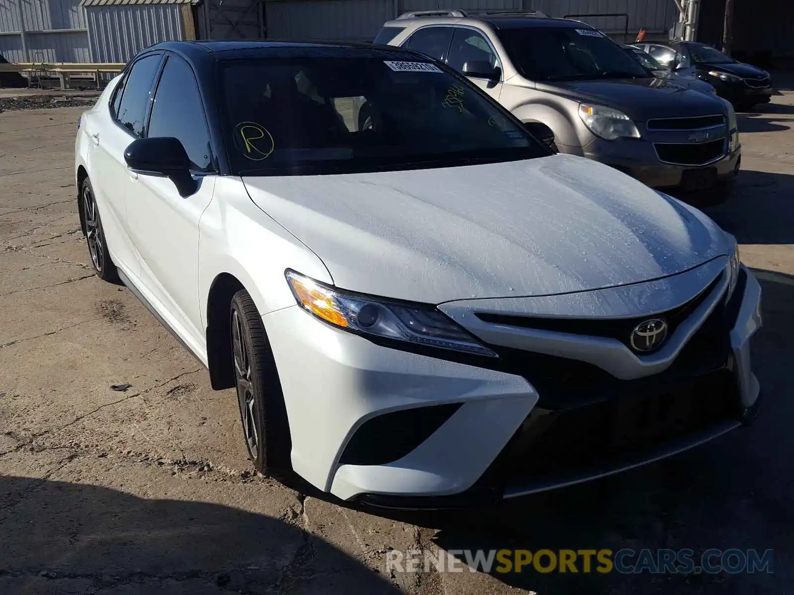 1 Photograph of a damaged car 4T1K61AKXLU338964 TOYOTA CAMRY 2020