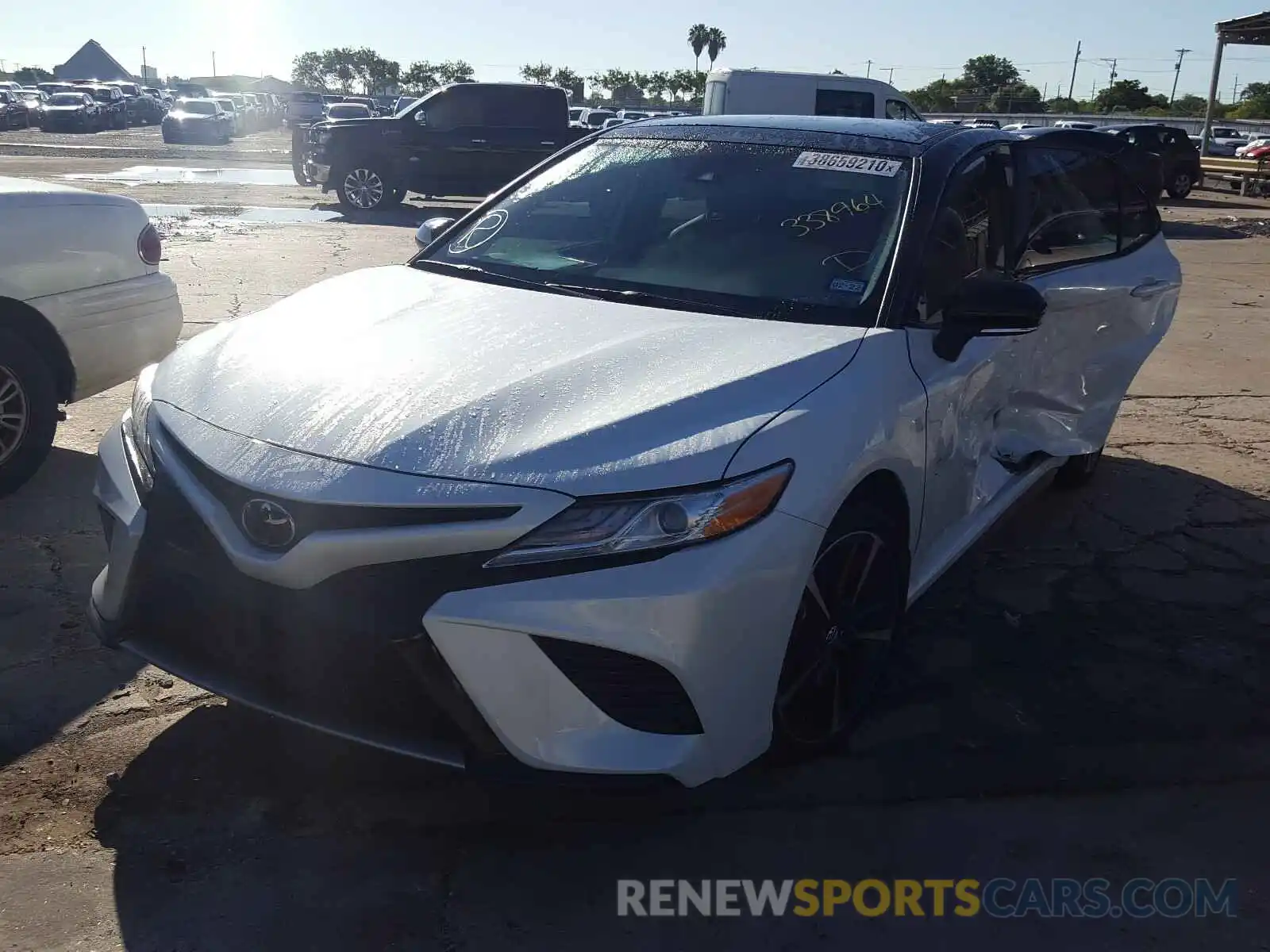 2 Photograph of a damaged car 4T1K61AKXLU338964 TOYOTA CAMRY 2020