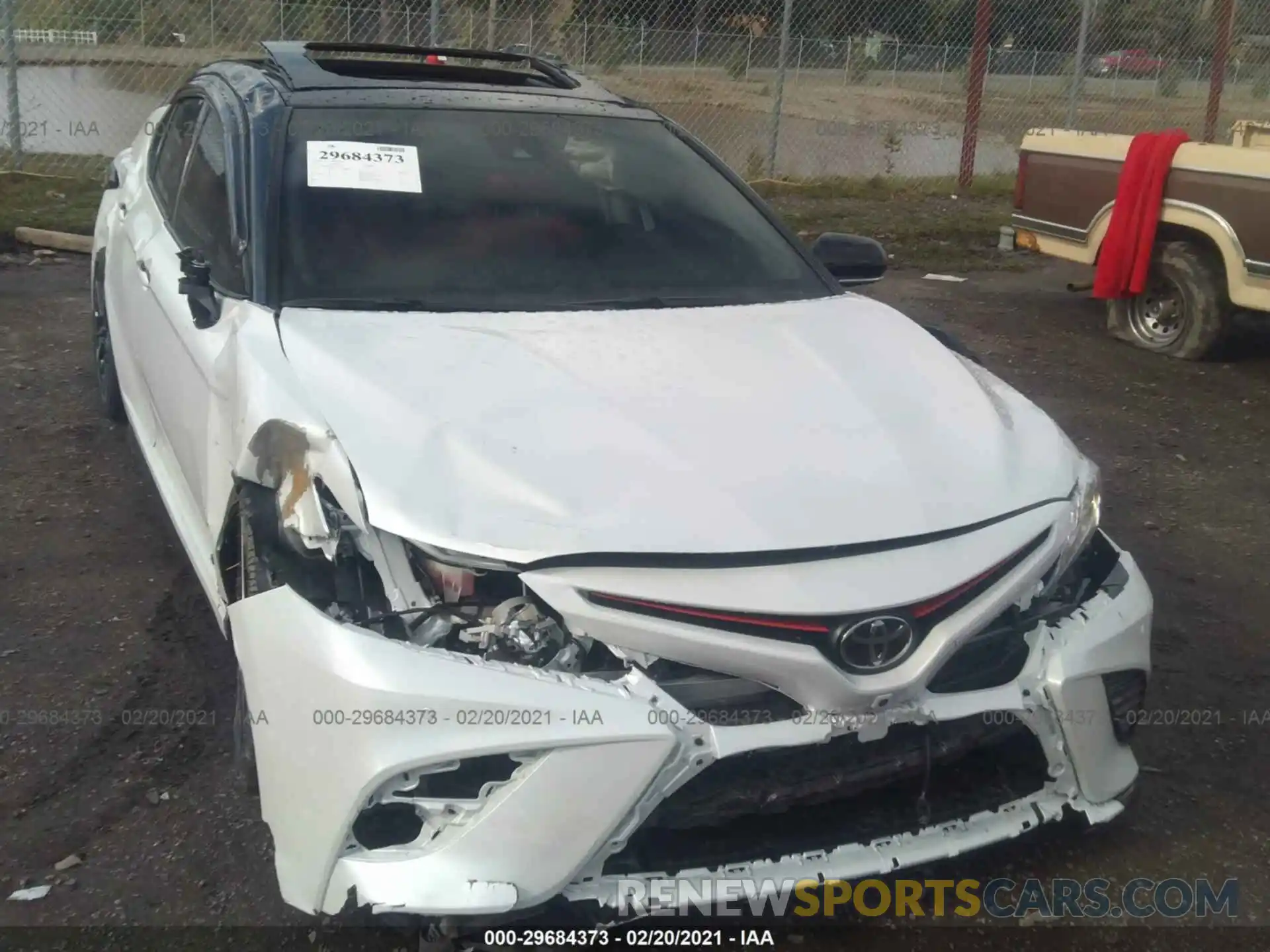 6 Photograph of a damaged car 4T1K61AKXLU341492 TOYOTA CAMRY 2020