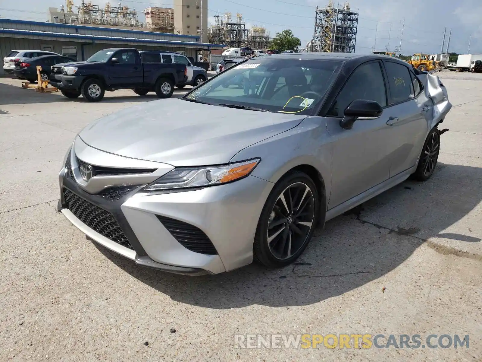 2 Photograph of a damaged car 4T1K61AKXLU352301 TOYOTA CAMRY 2020