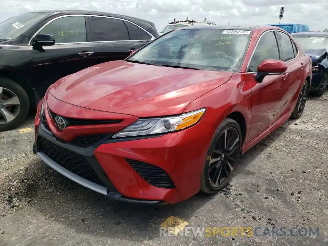 2 Photograph of a damaged car 4T1K61AKXLU355067 TOYOTA CAMRY 2020