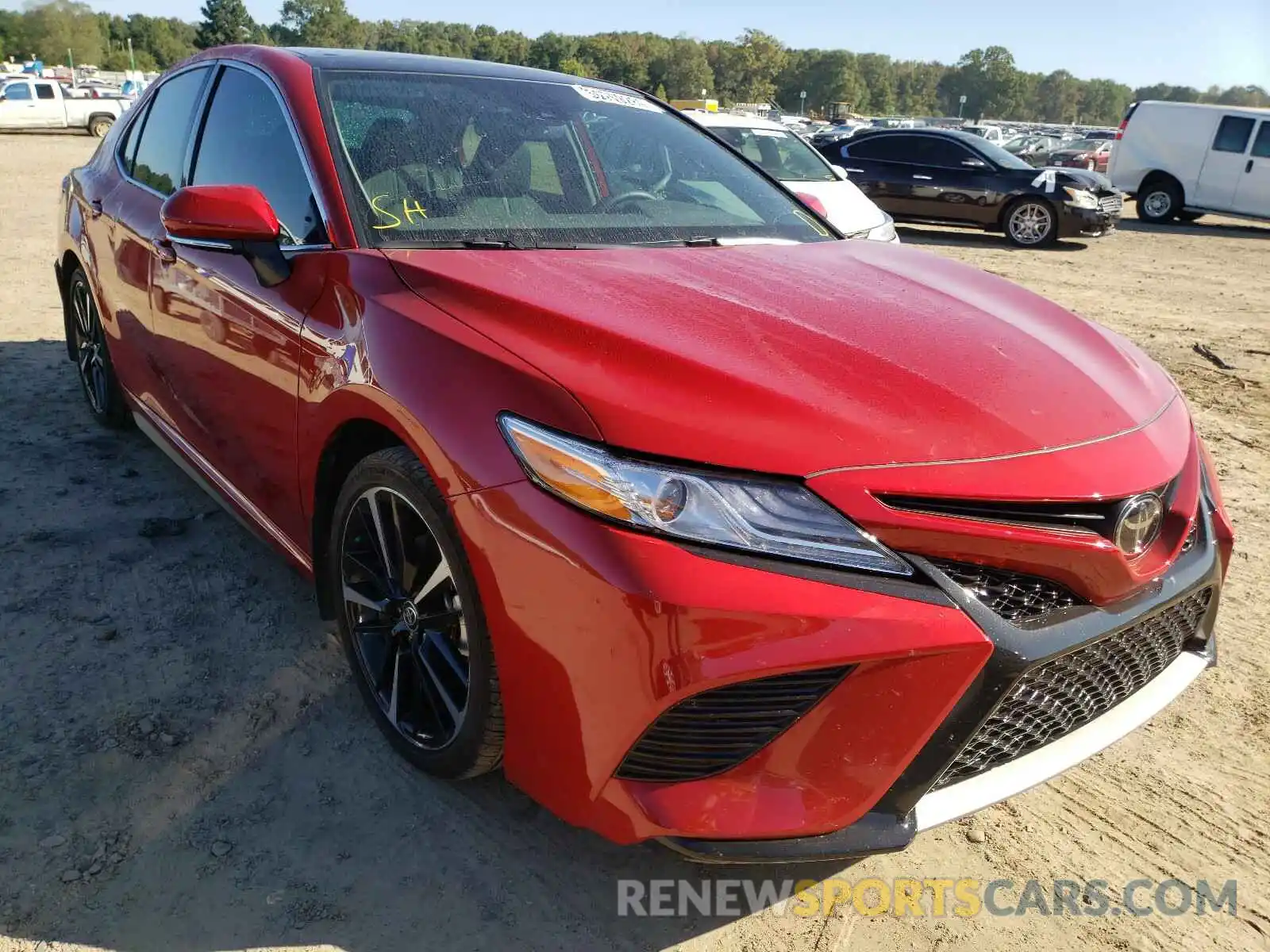 1 Photograph of a damaged car 4T1K61AKXLU357711 TOYOTA CAMRY 2020