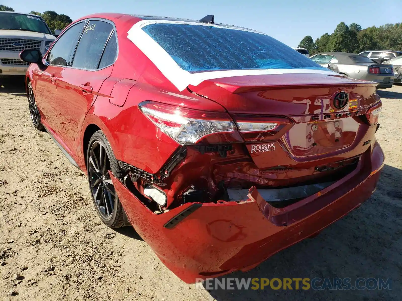 3 Photograph of a damaged car 4T1K61AKXLU357711 TOYOTA CAMRY 2020