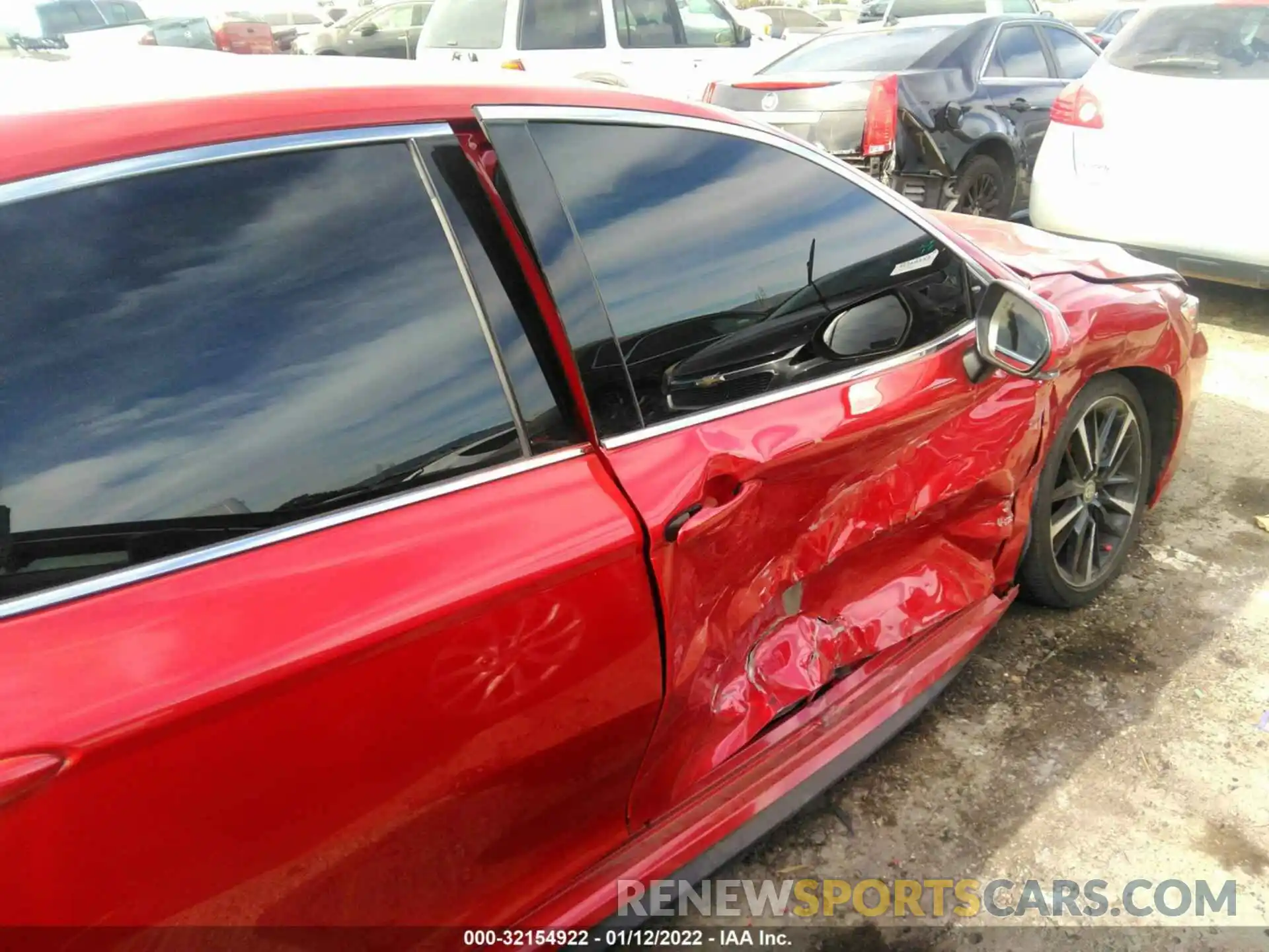 6 Photograph of a damaged car 4T1K61AKXLU368482 TOYOTA CAMRY 2020