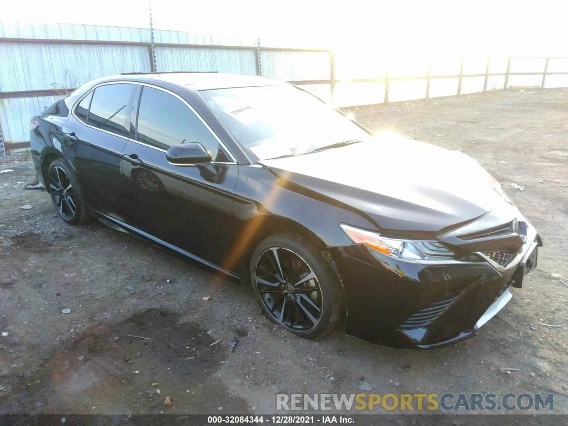 1 Photograph of a damaged car 4T1K61AKXLU369731 TOYOTA CAMRY 2020