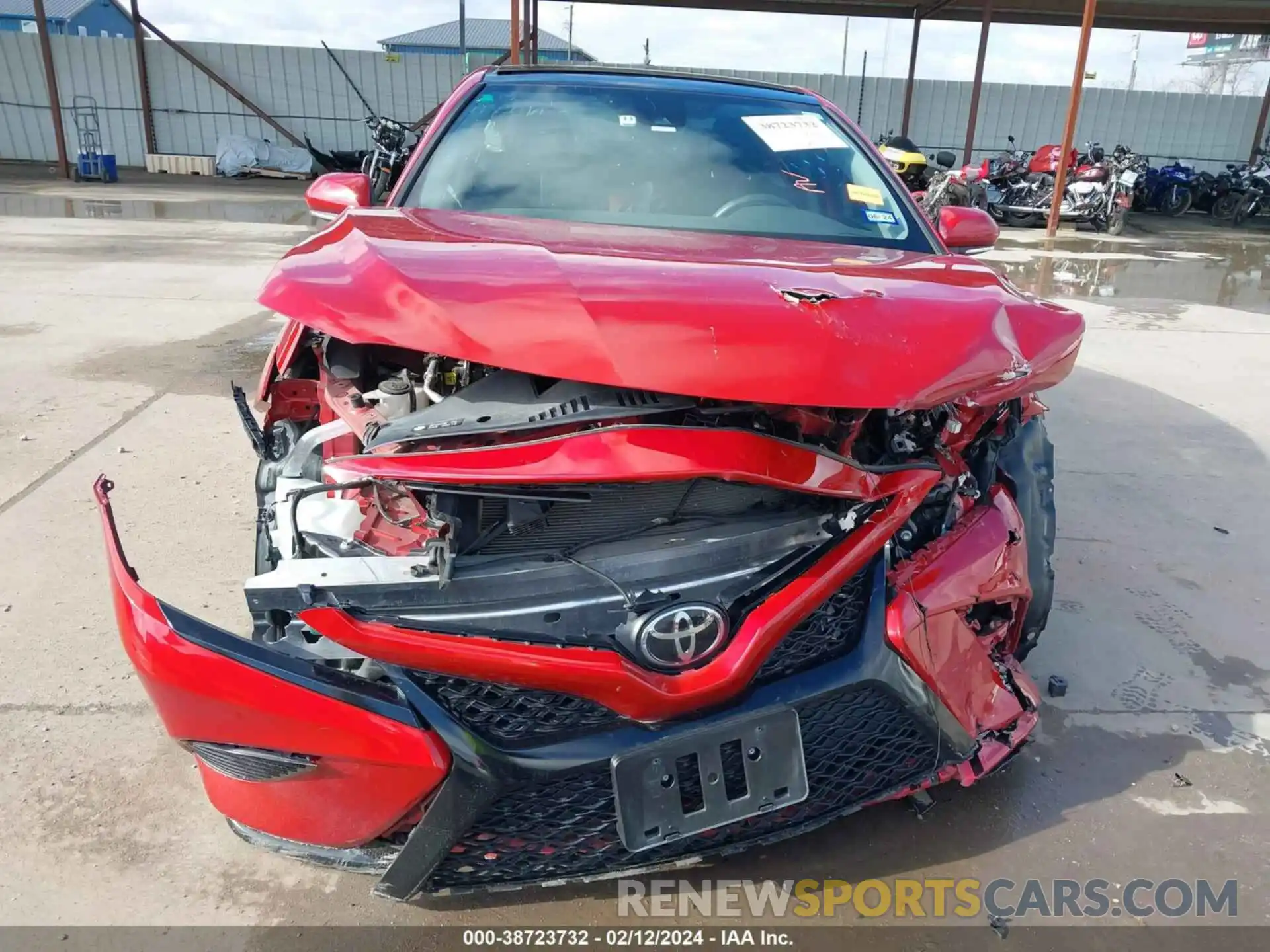 13 Photograph of a damaged car 4T1K61AKXLU373150 TOYOTA CAMRY 2020