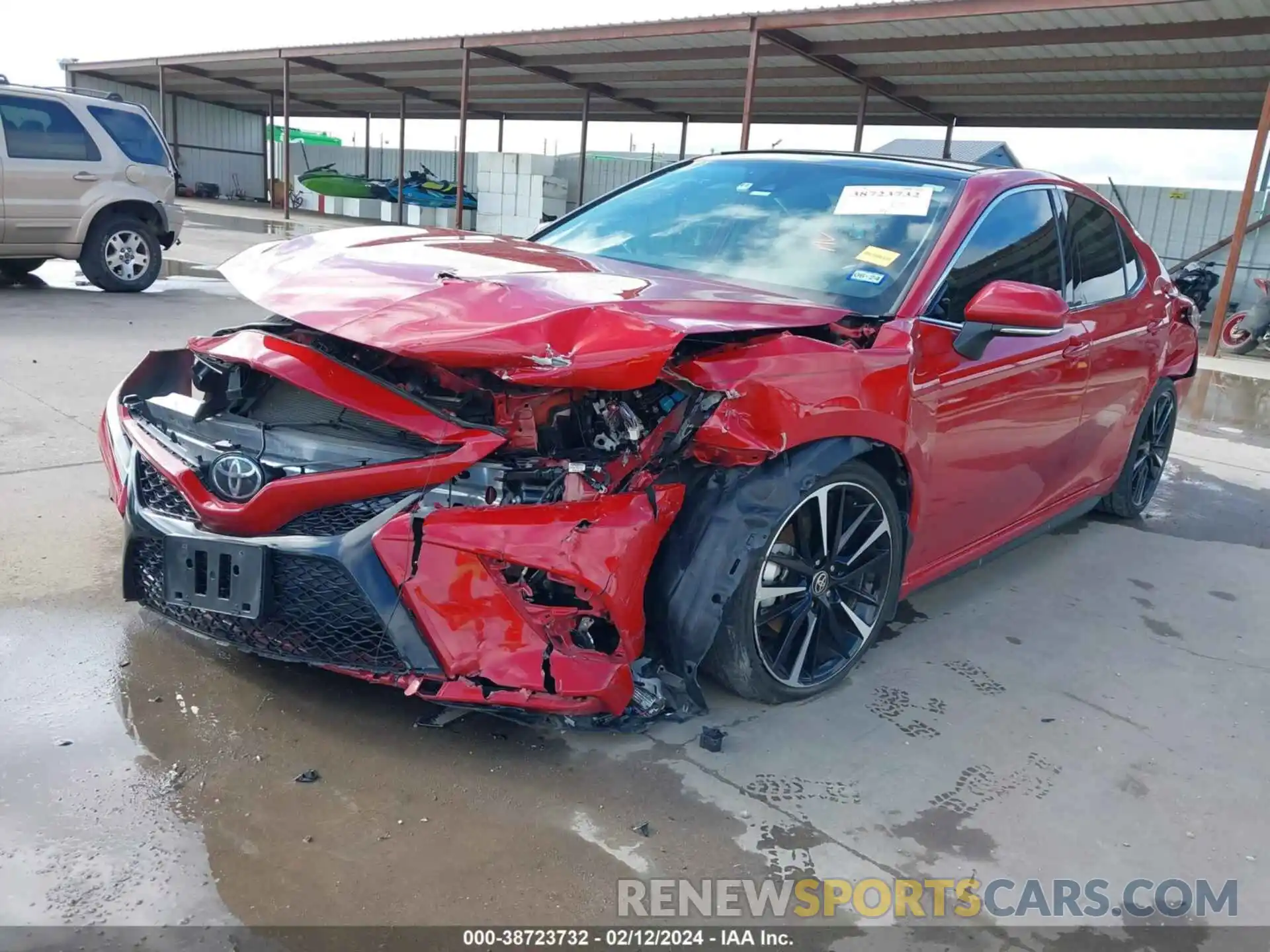 2 Photograph of a damaged car 4T1K61AKXLU373150 TOYOTA CAMRY 2020