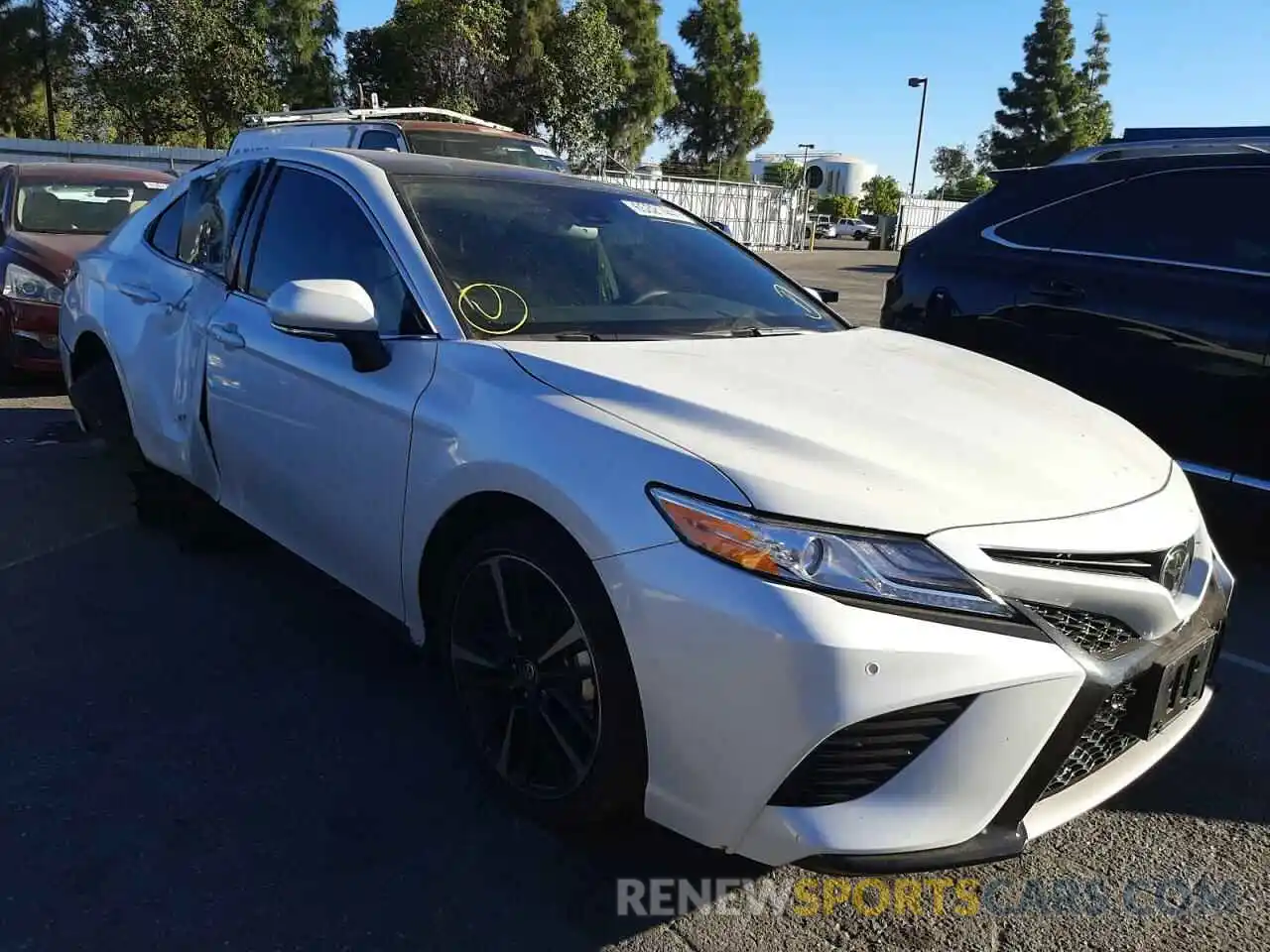 1 Photograph of a damaged car 4T1K61AKXLU376534 TOYOTA CAMRY 2020