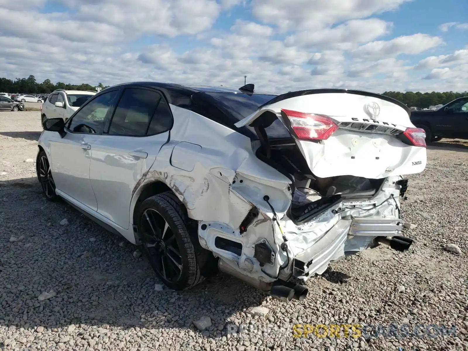 3 Photograph of a damaged car 4T1K61AKXLU377425 TOYOTA CAMRY 2020