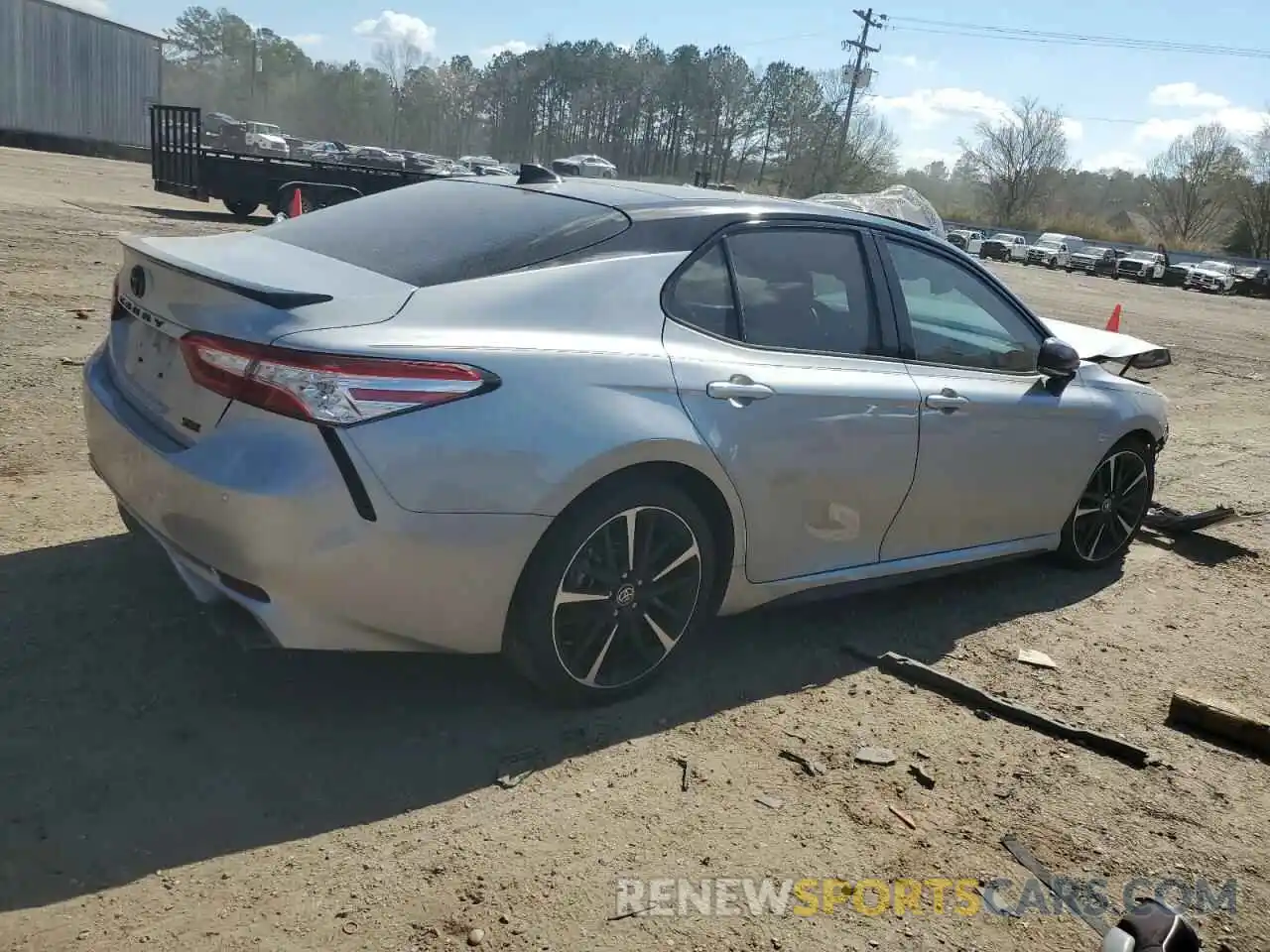 3 Photograph of a damaged car 4T1K61AKXLU379384 TOYOTA CAMRY 2020