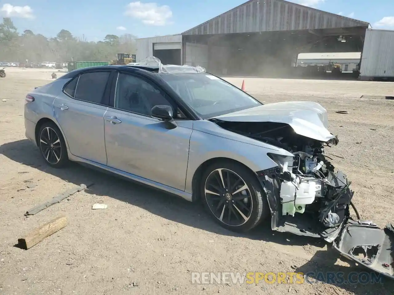 4 Photograph of a damaged car 4T1K61AKXLU379384 TOYOTA CAMRY 2020