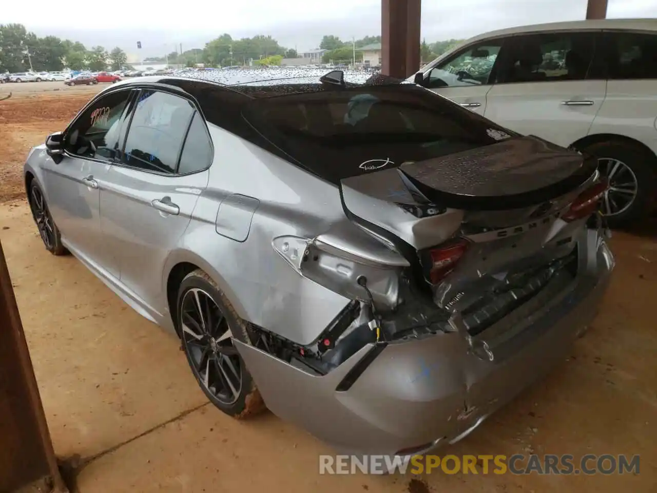 3 Photograph of a damaged car 4T1K61AKXLU381099 TOYOTA CAMRY 2020