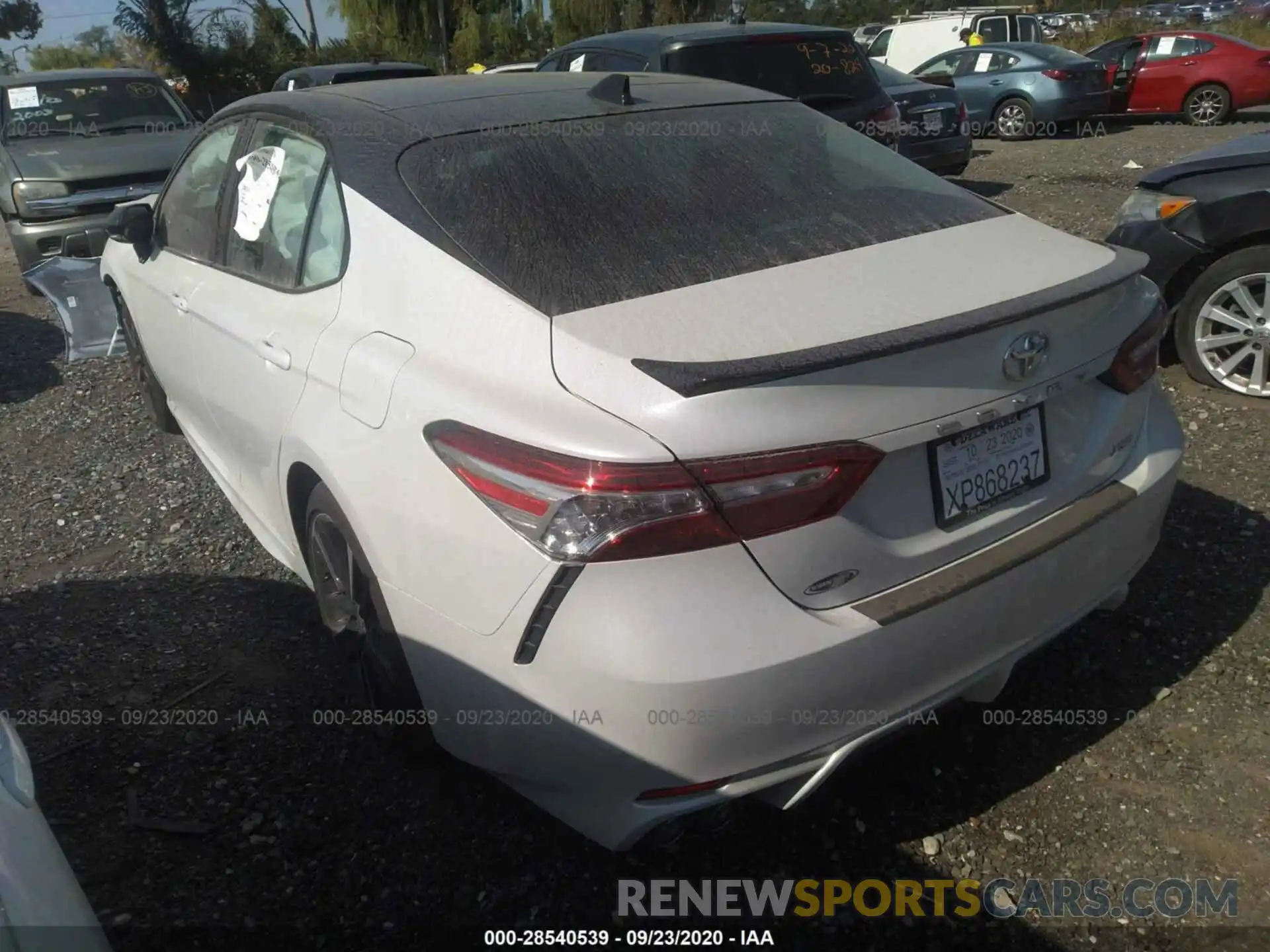 3 Photograph of a damaged car 4T1K61AKXLU383693 TOYOTA CAMRY 2020