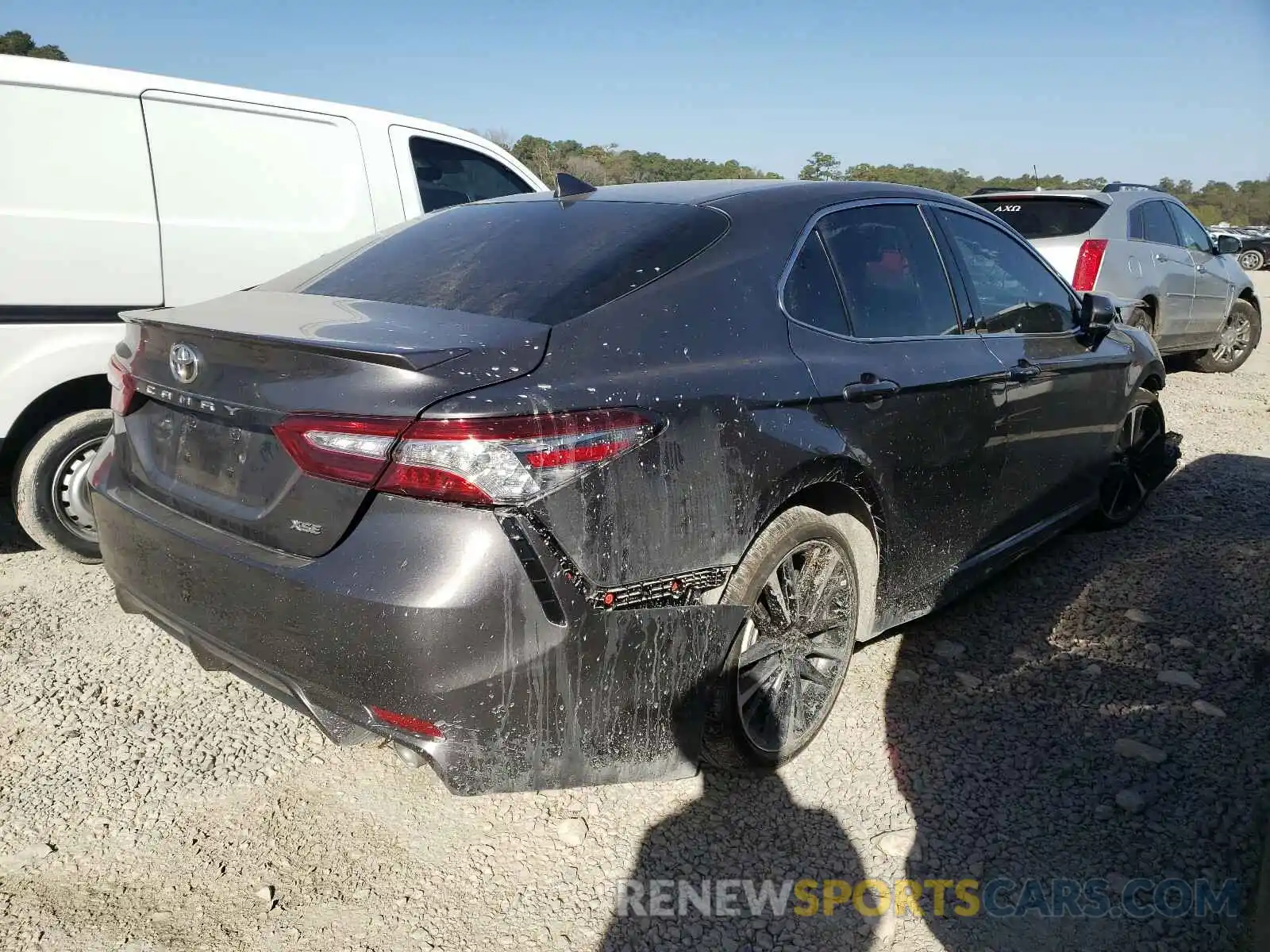 4 Photograph of a damaged car 4T1K61AKXLU392152 TOYOTA CAMRY 2020