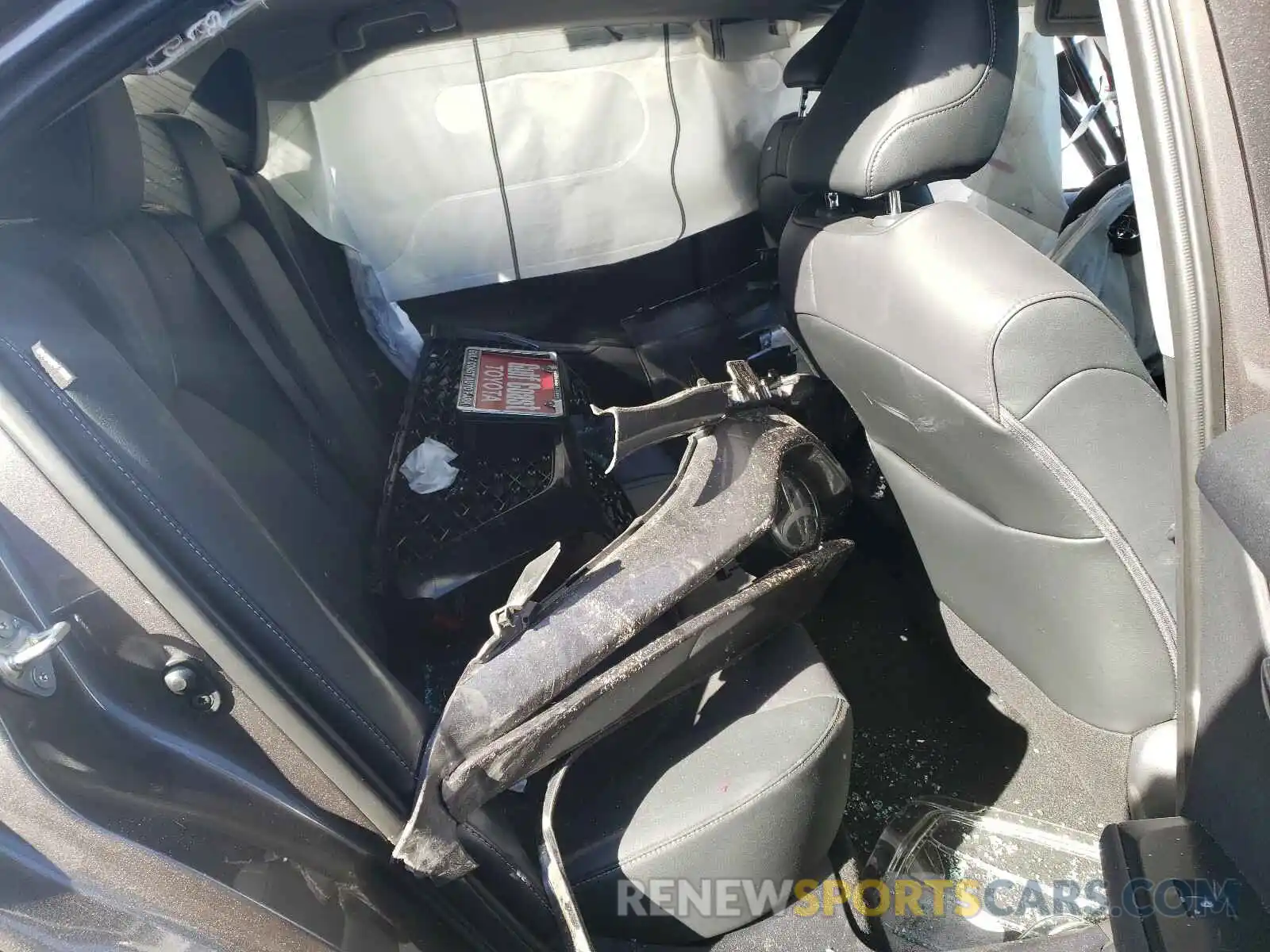 6 Photograph of a damaged car 4T1K61AKXLU392152 TOYOTA CAMRY 2020