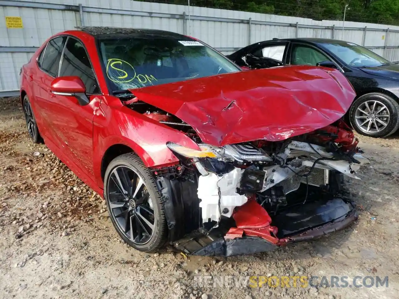 1 Photograph of a damaged car 4T1K61AKXLU398176 TOYOTA CAMRY 2020