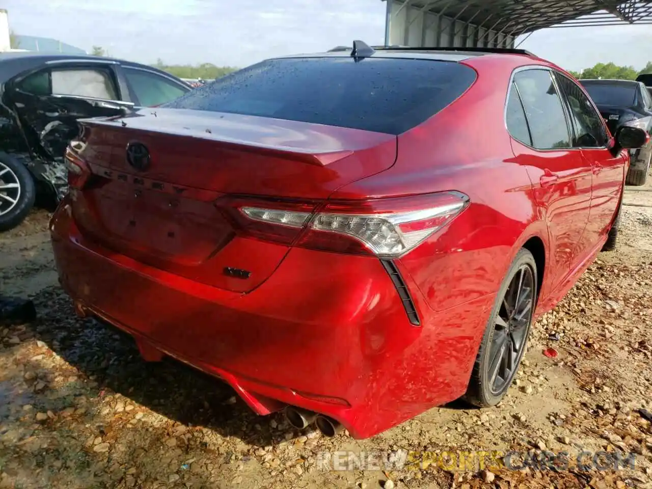 4 Photograph of a damaged car 4T1K61AKXLU398176 TOYOTA CAMRY 2020