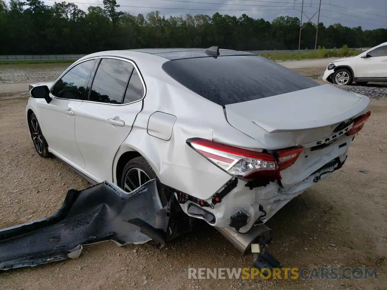 3 Photograph of a damaged car 4T1K61AKXLU398341 TOYOTA CAMRY 2020