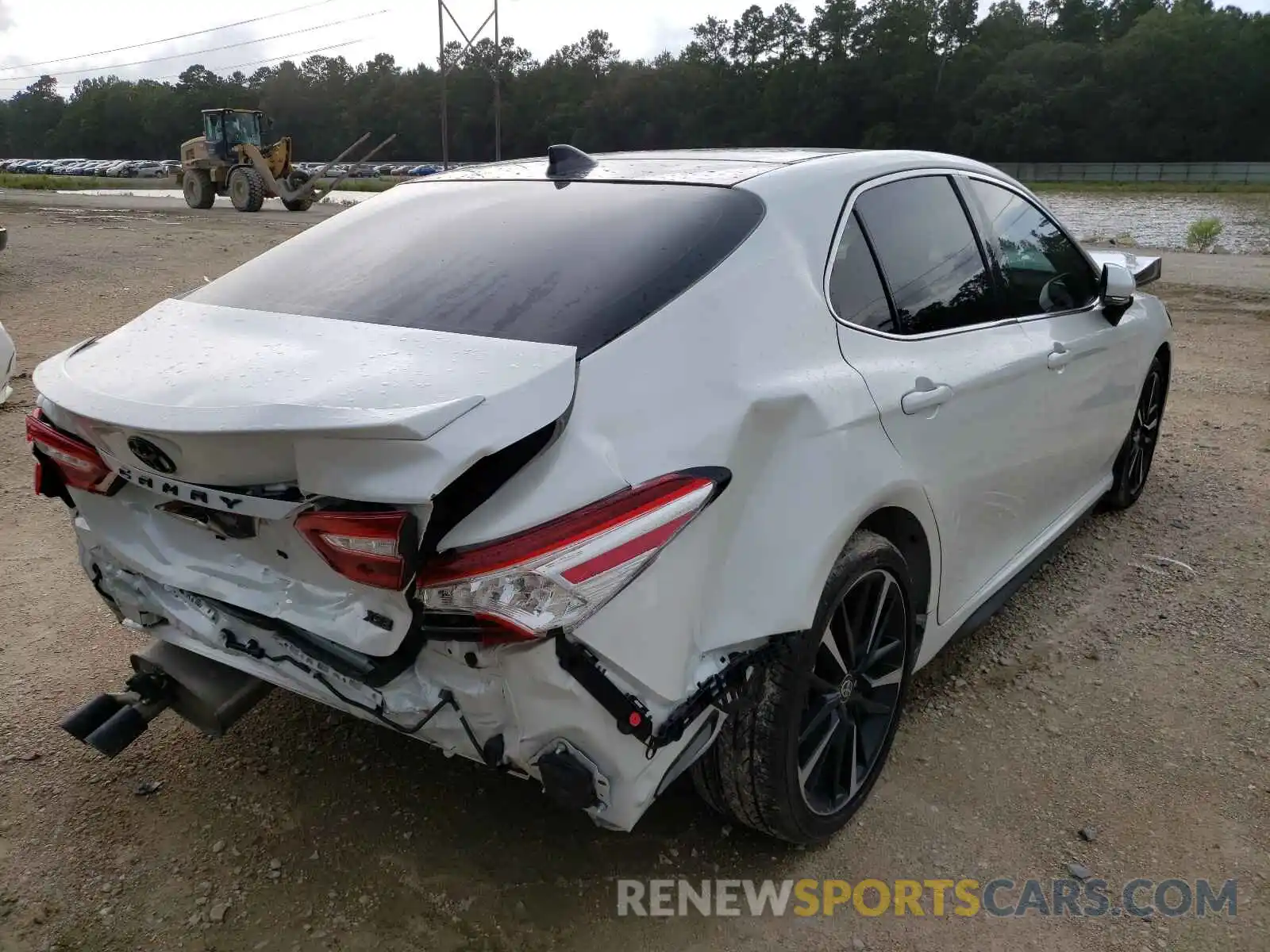 4 Photograph of a damaged car 4T1K61AKXLU398341 TOYOTA CAMRY 2020