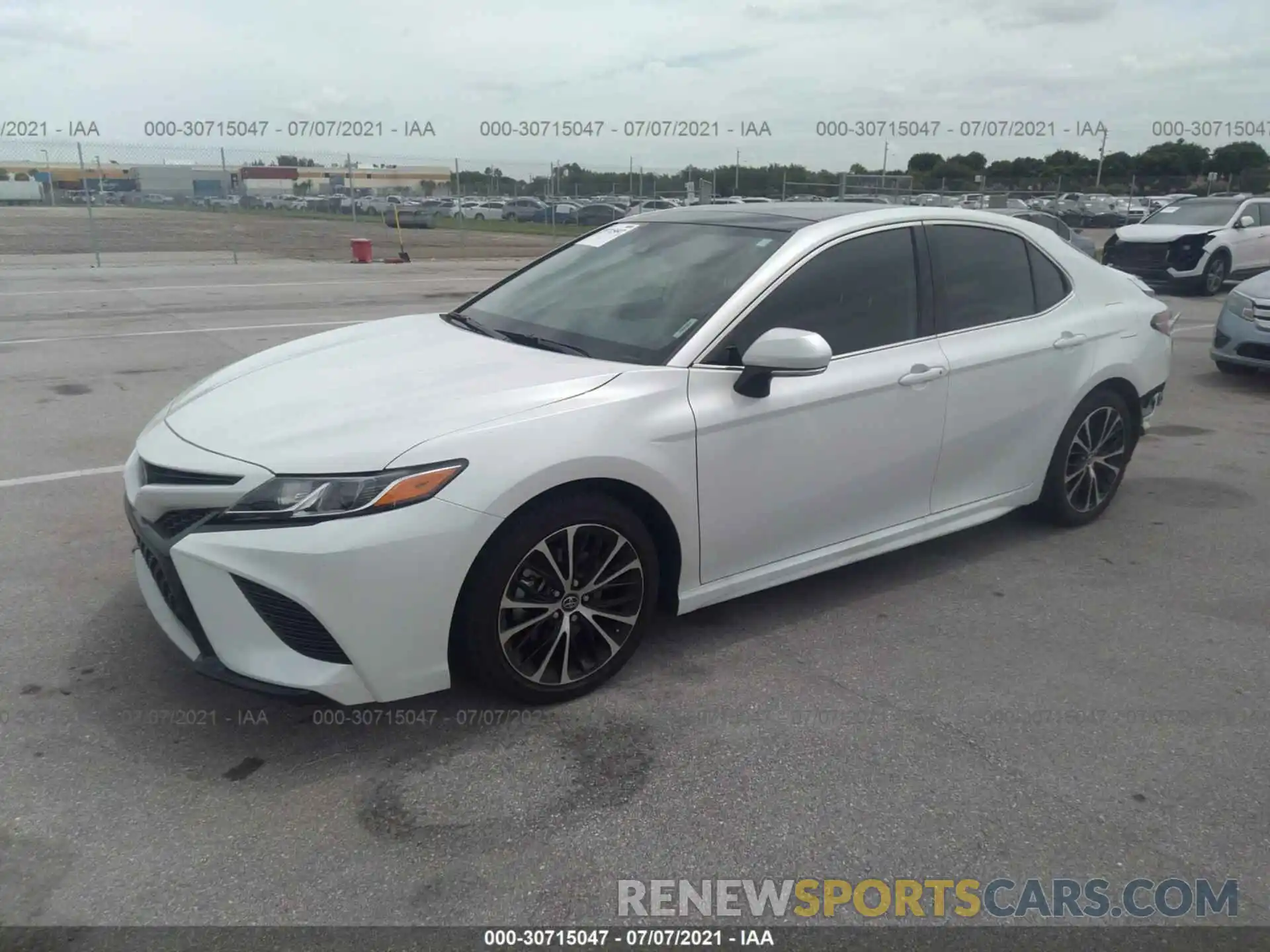 2 Photograph of a damaged car 4T1K61AKXLU401223 TOYOTA CAMRY 2020