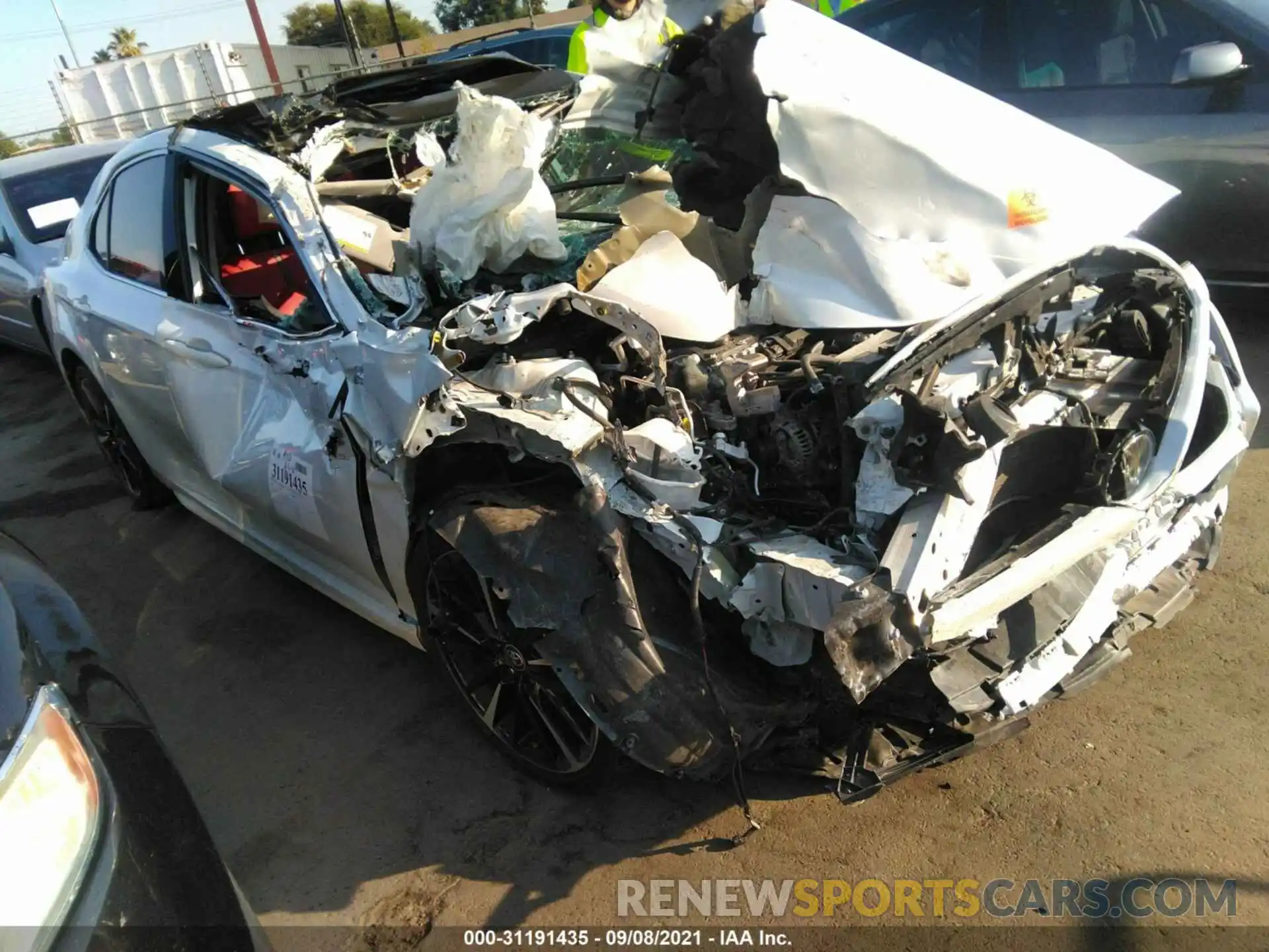 1 Photograph of a damaged car 4T1K61AKXLU502360 TOYOTA CAMRY 2020