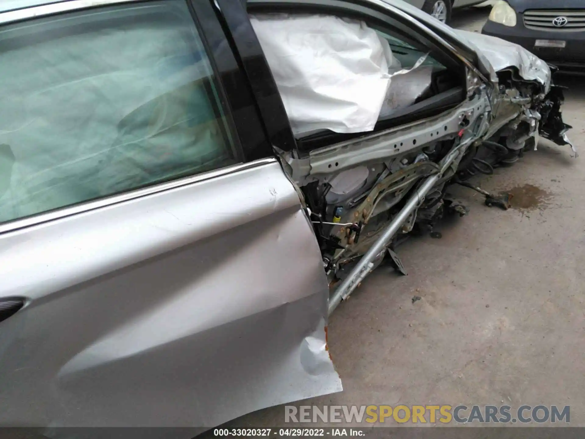 6 Photograph of a damaged car 4T1K61AKXLU503881 TOYOTA CAMRY 2020