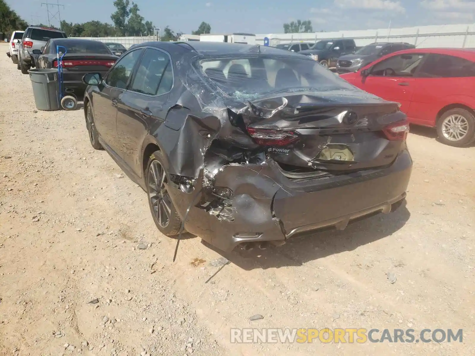 3 Photograph of a damaged car 4T1K61AKXLU505985 TOYOTA CAMRY 2020